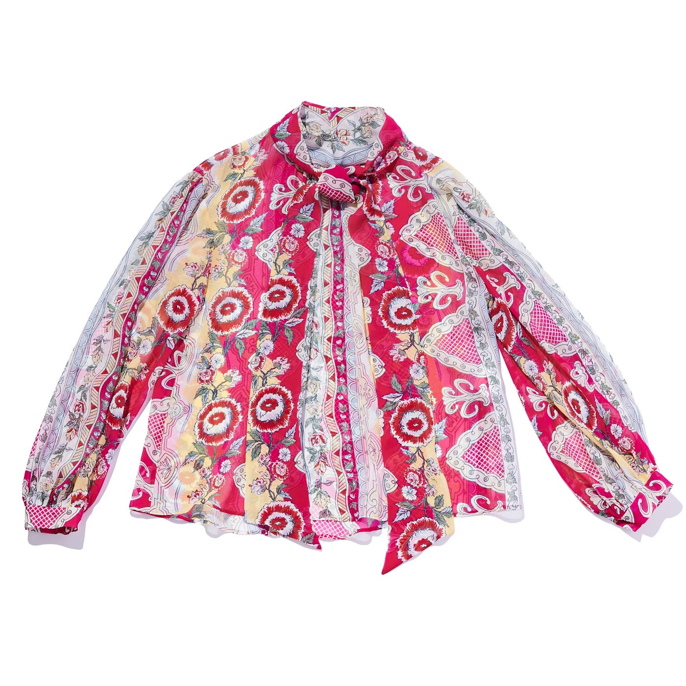 ブラウス ¥99,000(ケイタマルヤマ)