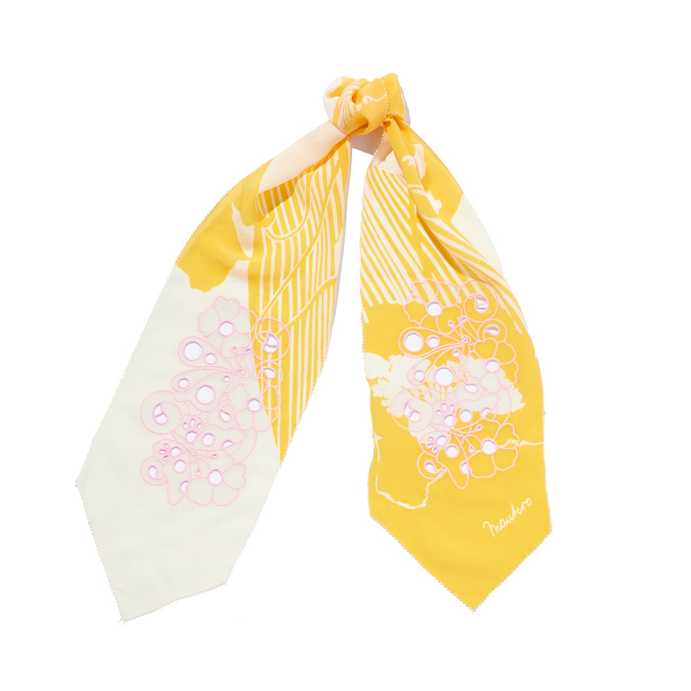 スカーフ¥38,500(マンテロ|エストネーション)0120-503-971