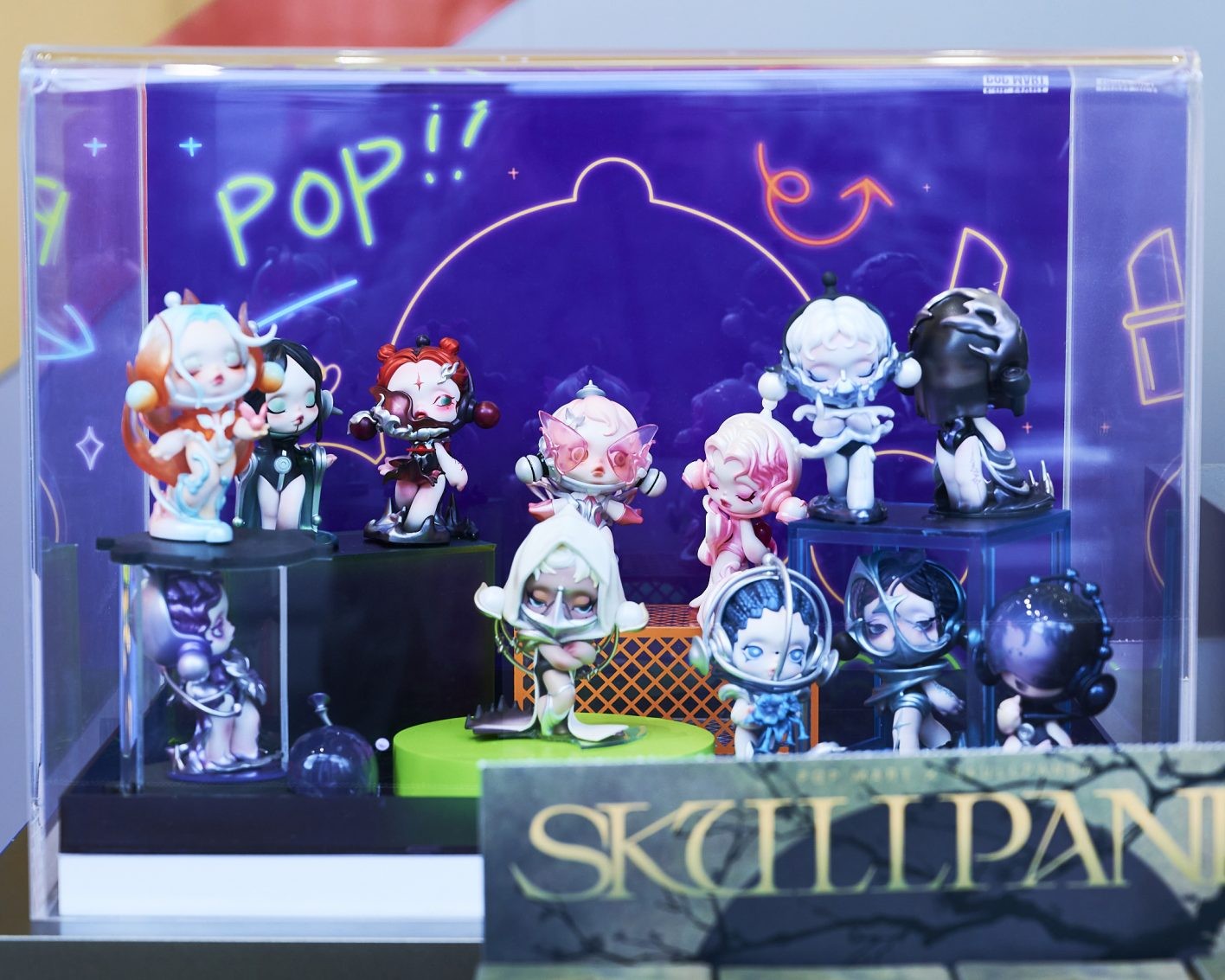 POP MART 原宿 SKULLPANDA MOLLY - Slide:2