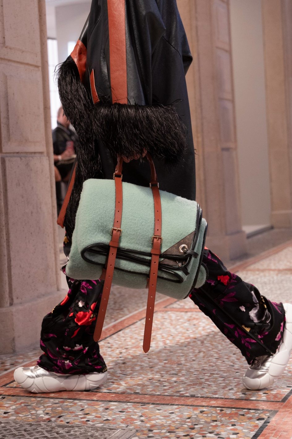 ルイヴィトン - Slide:4