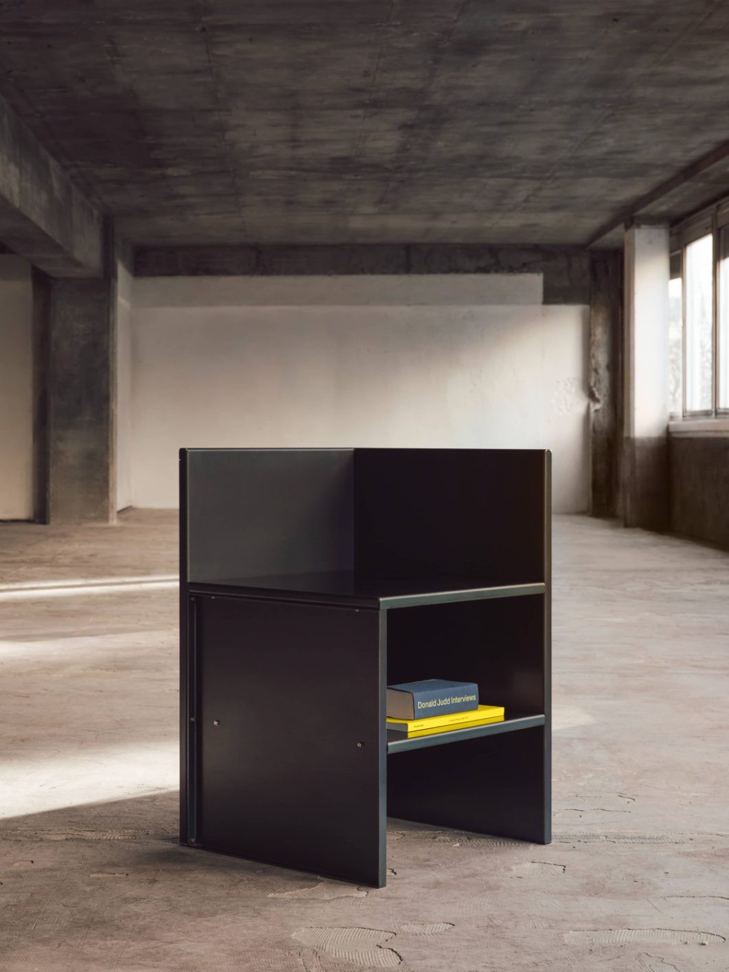 サンローラン - Slide:2