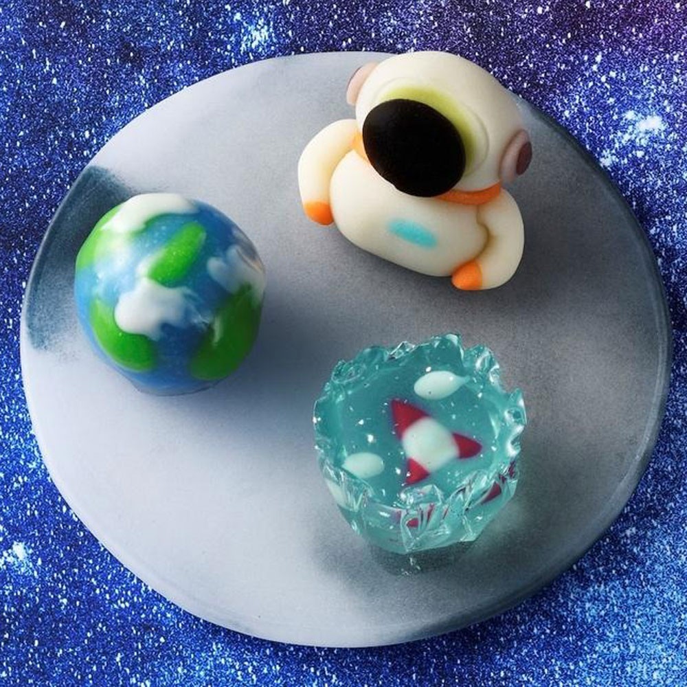 宇宙×和菓子の「全国銘菓展」へ、観葉植物をゲット…etc.