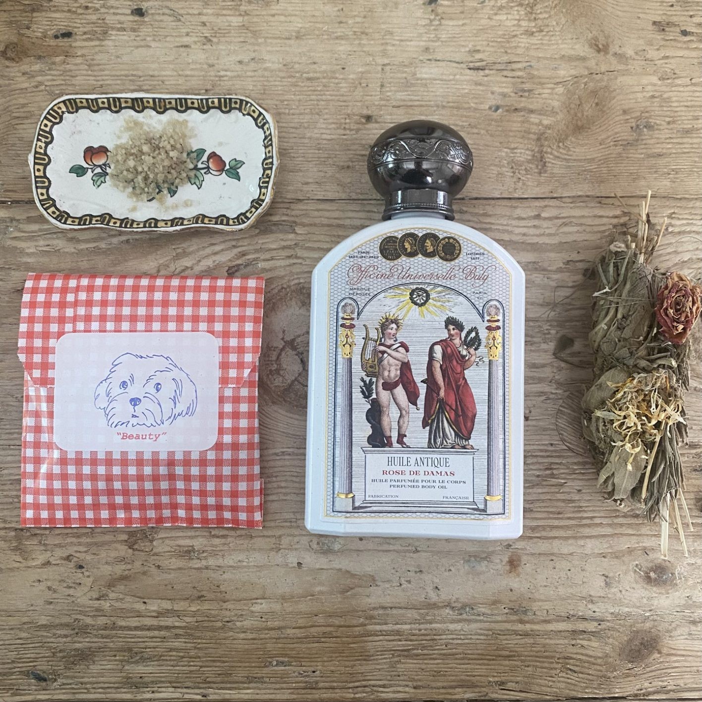 きれいな人のポーチの中身 vol.186 - Slide:1