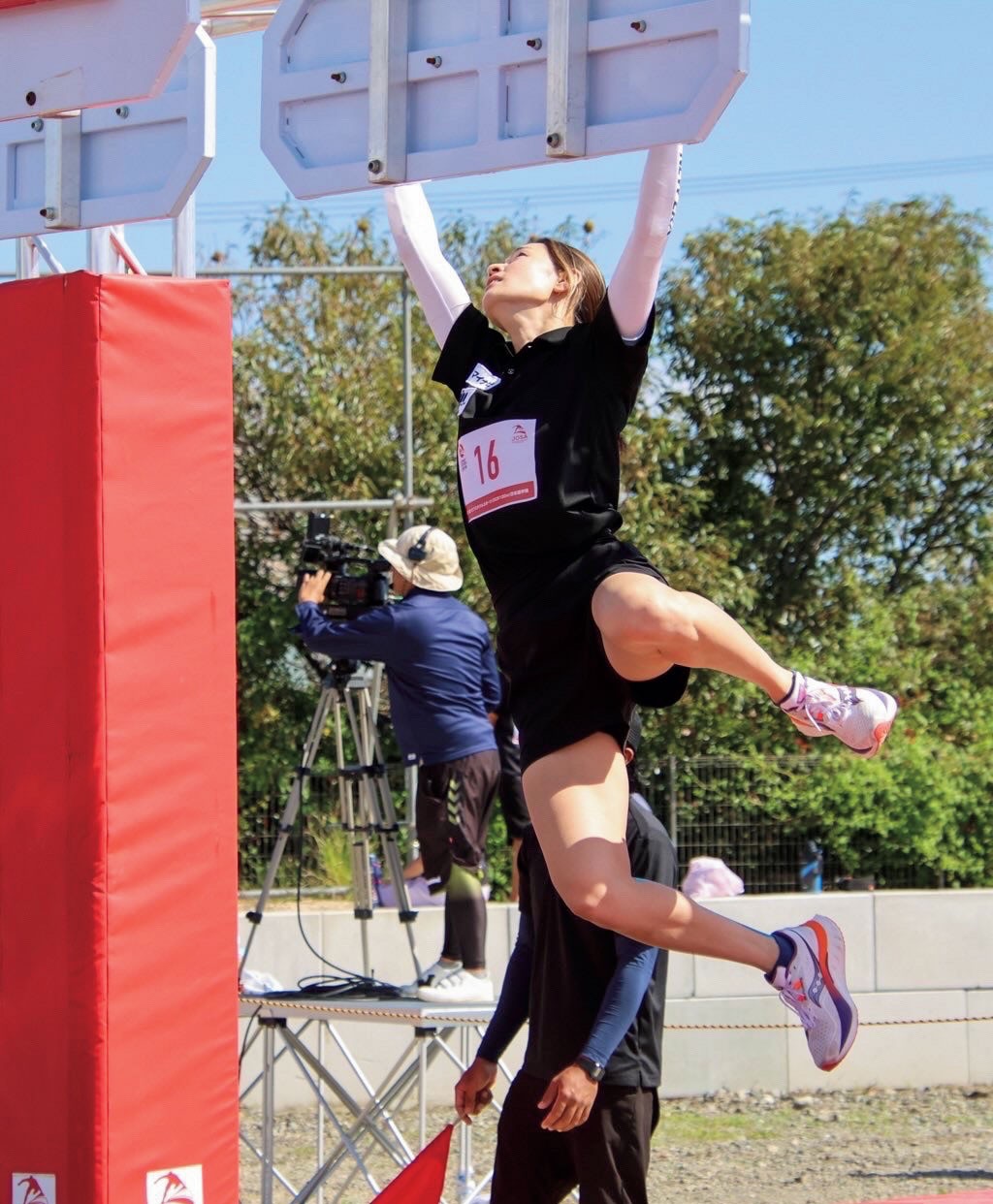 新種目「オブスタクルスポーツ」に挑むアスリート、才藤歩夢を訪ねて - Slide:1