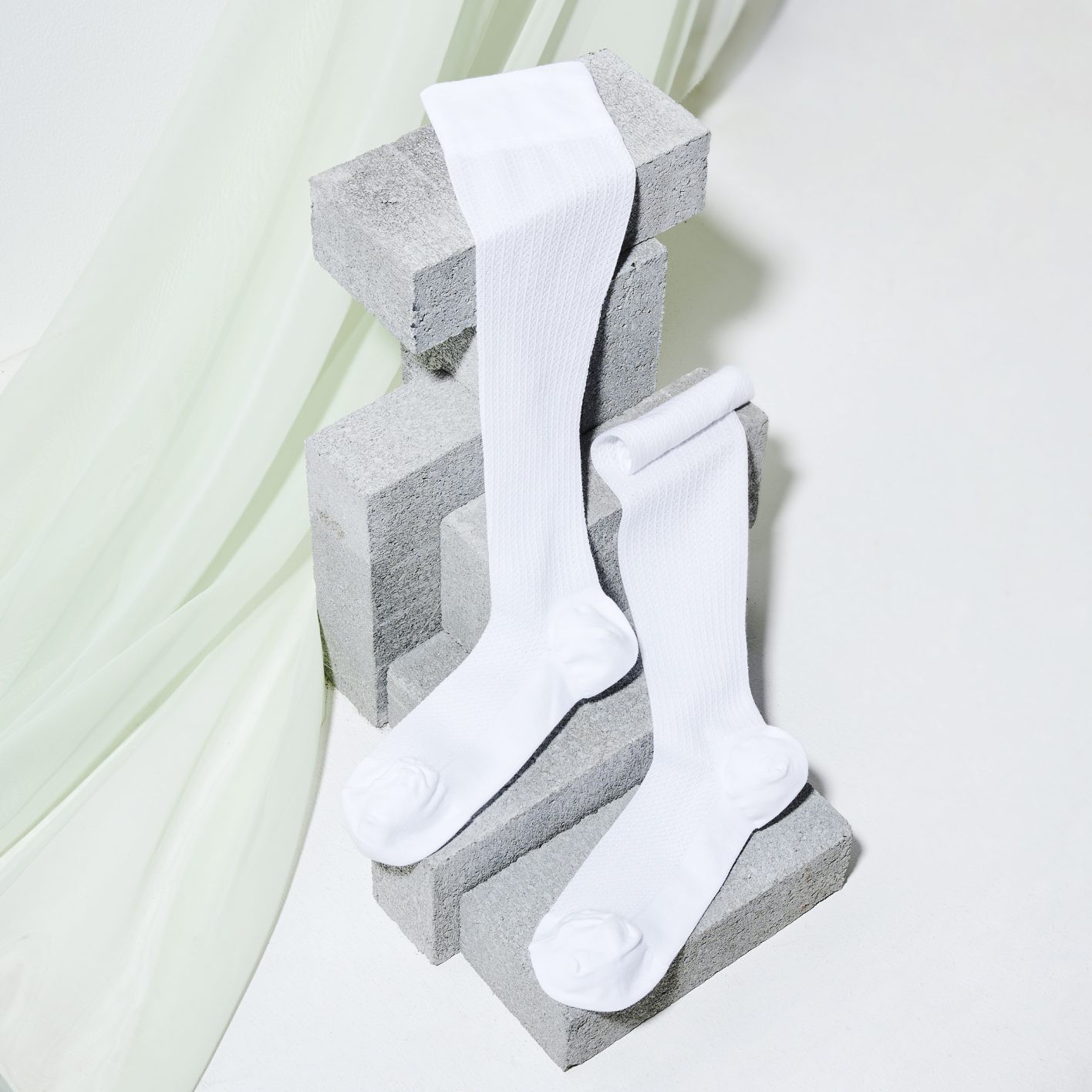 〈MAEÉ〉のコンプレッションソックス (コットンシアータイプ) スワンホワイト - Slide:6