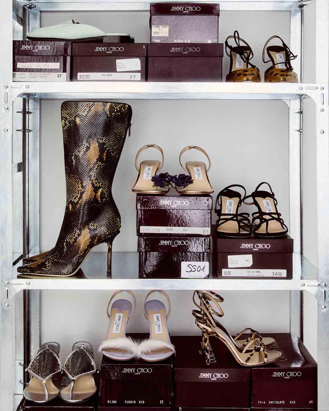 〈ジミー チュウ〉の名作シューズが大集合!