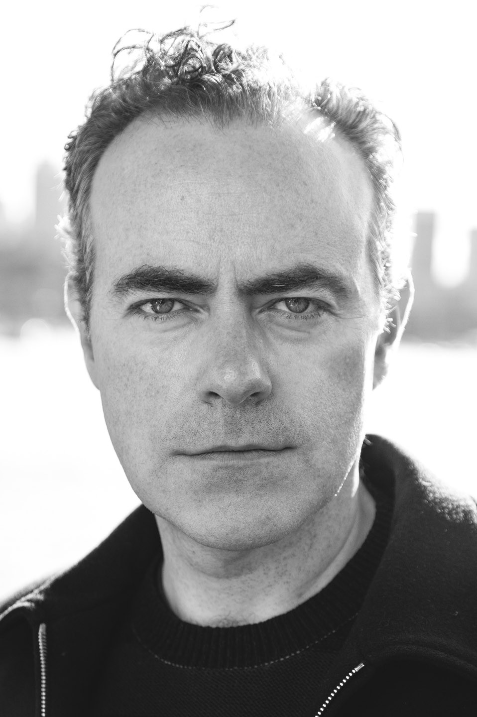 ジョン・クローリー監督のポートフォリオ。