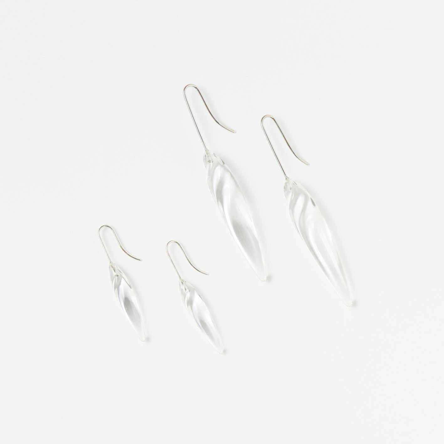 イヤリング 大 ¥77,000/小 ¥46,200(共にララガン | ララガンデザイン)