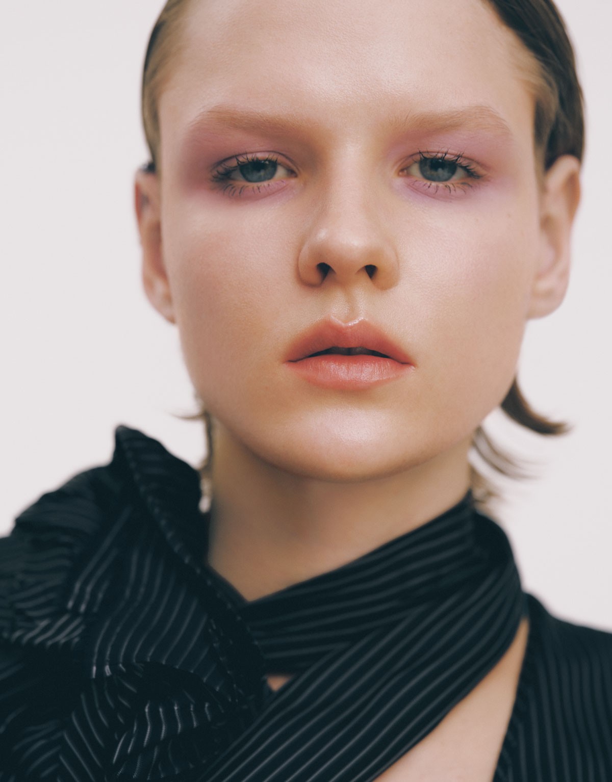 ストライプのドレス ¥77,000(ケイスケヨシダ | ケイスケヨシダ カンパニー・リミテッド)