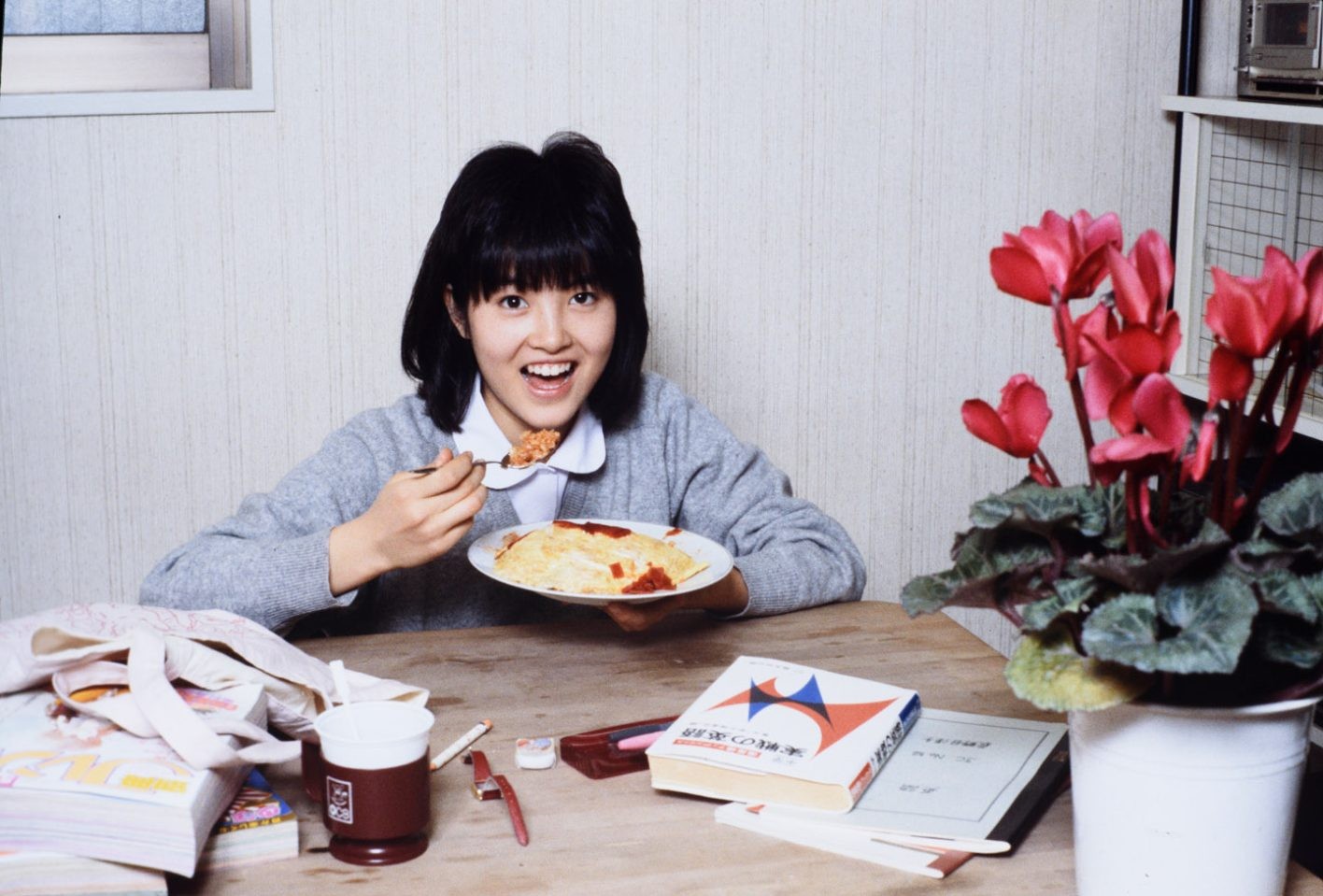 中学3年生堀越学園高等部の入試に向けて猛勉強中の荻野目洋子