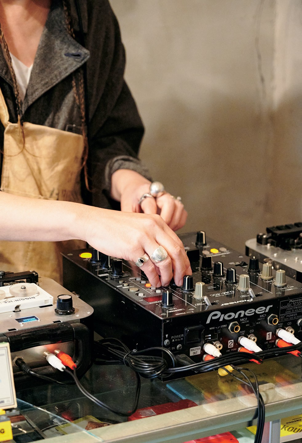 DJ装置は「大江戸テクニカ」で入手。