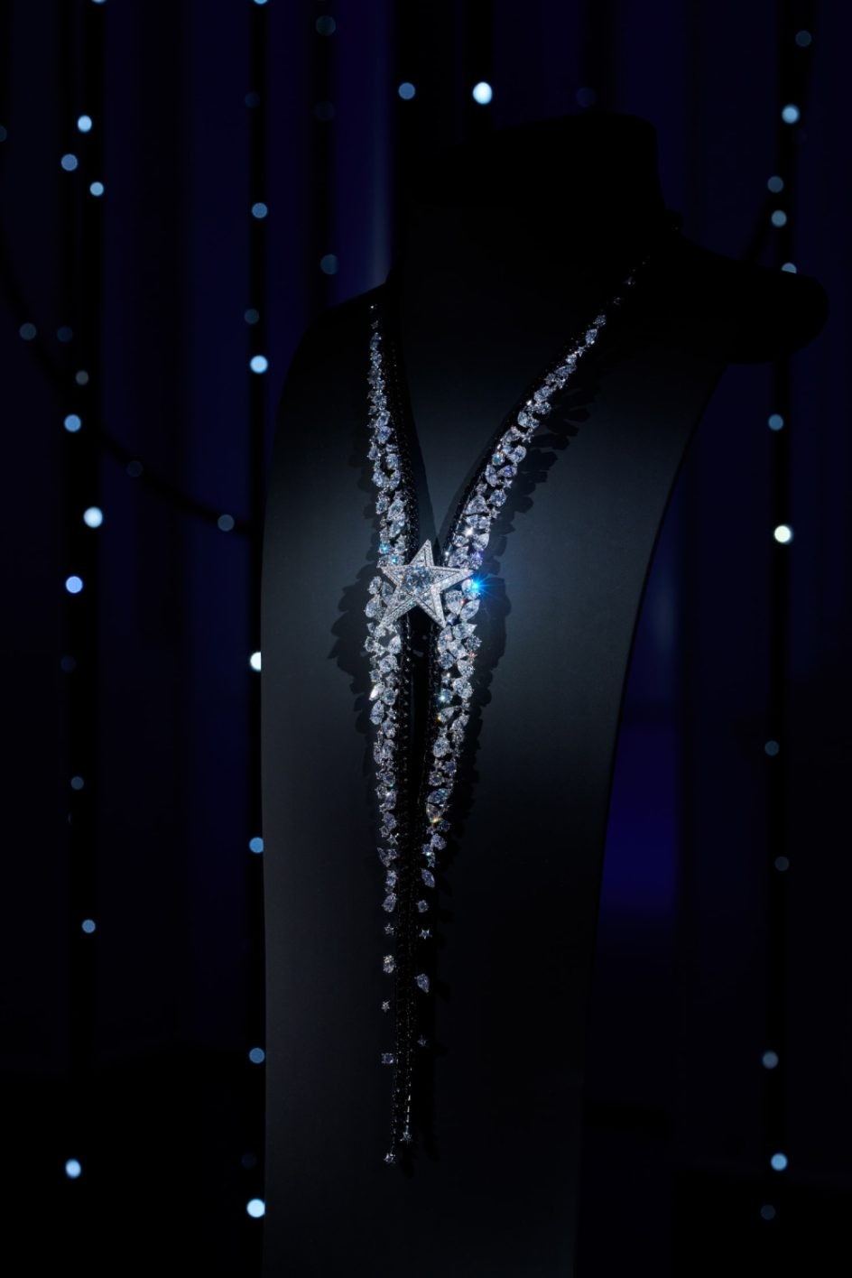 シャネル、REACH FOR THE STARS - Slide:1