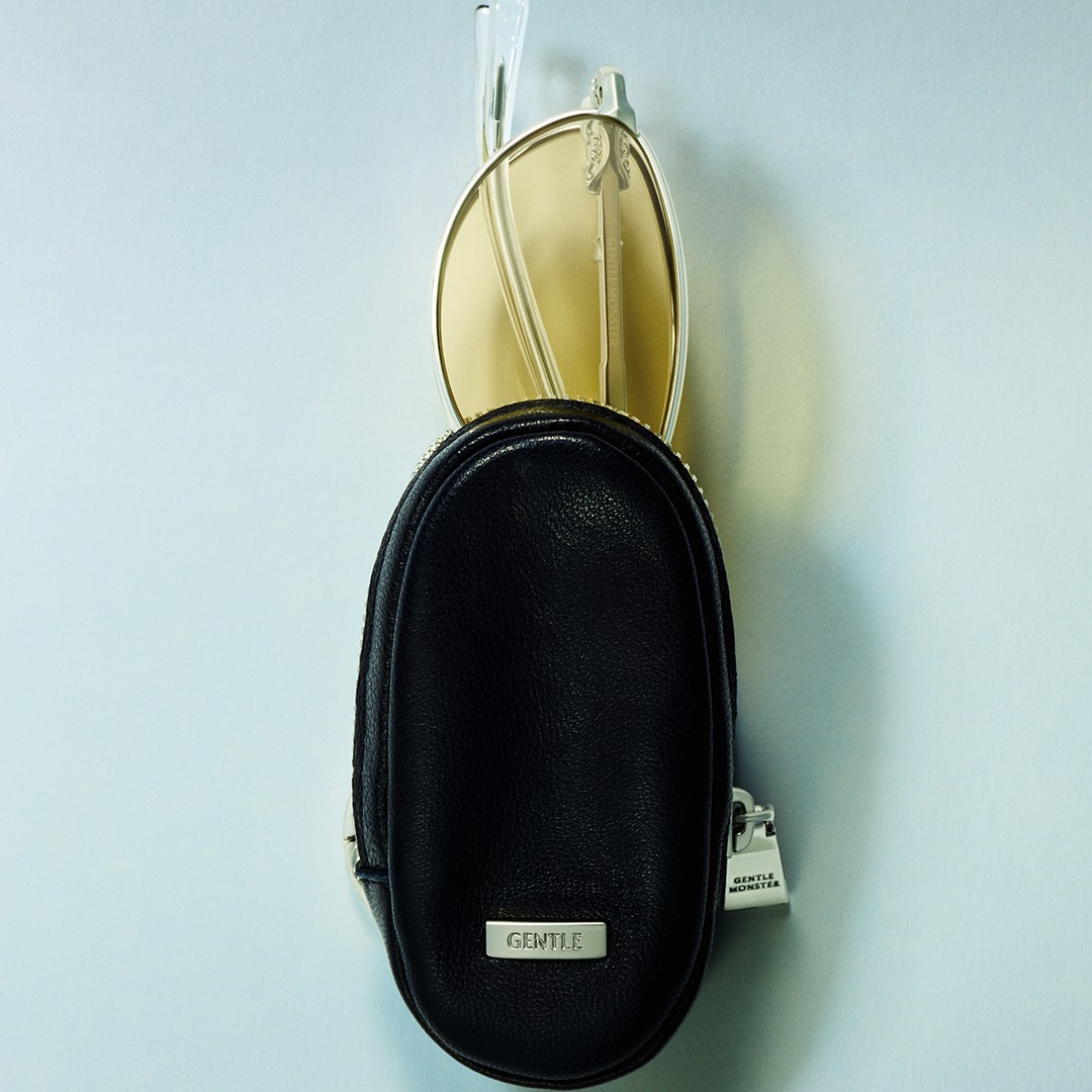 〈ジェントルモンスター〉から折りたためるサングラスが登場 - Slide:8