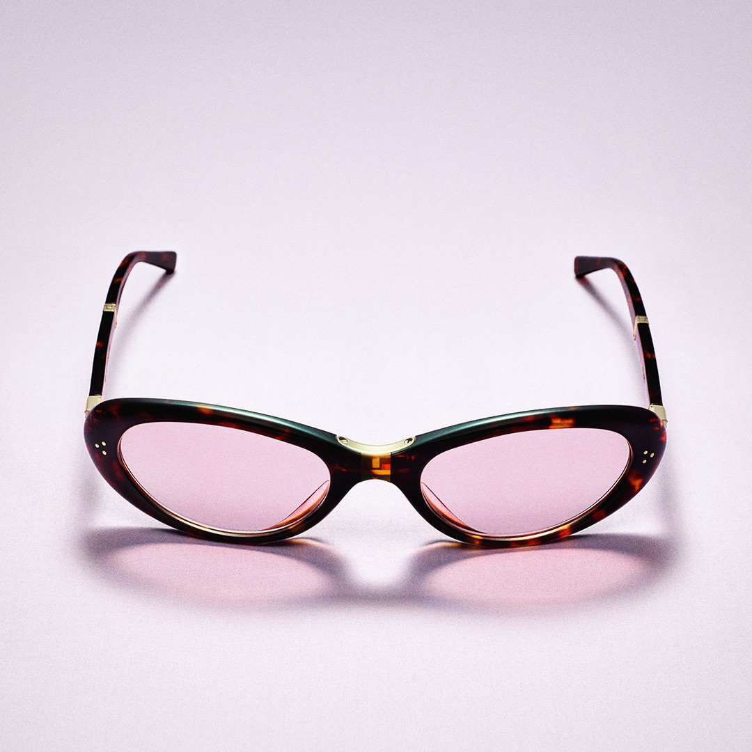 〈ジェントルモンスター〉から折りたためるサングラスが登場 - Slide:6