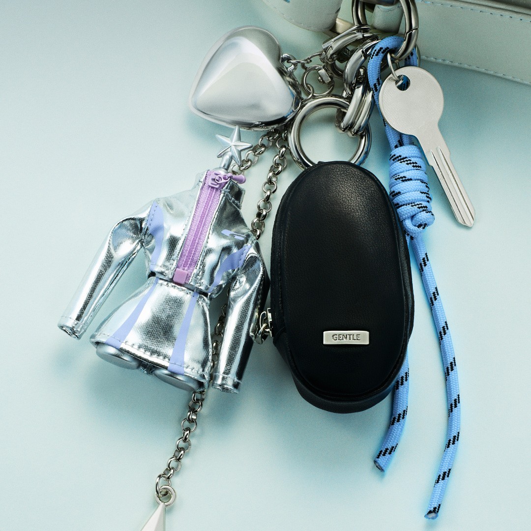 〈ジェントルモンスター〉から折りたためるサングラスが登場 - Slide:9