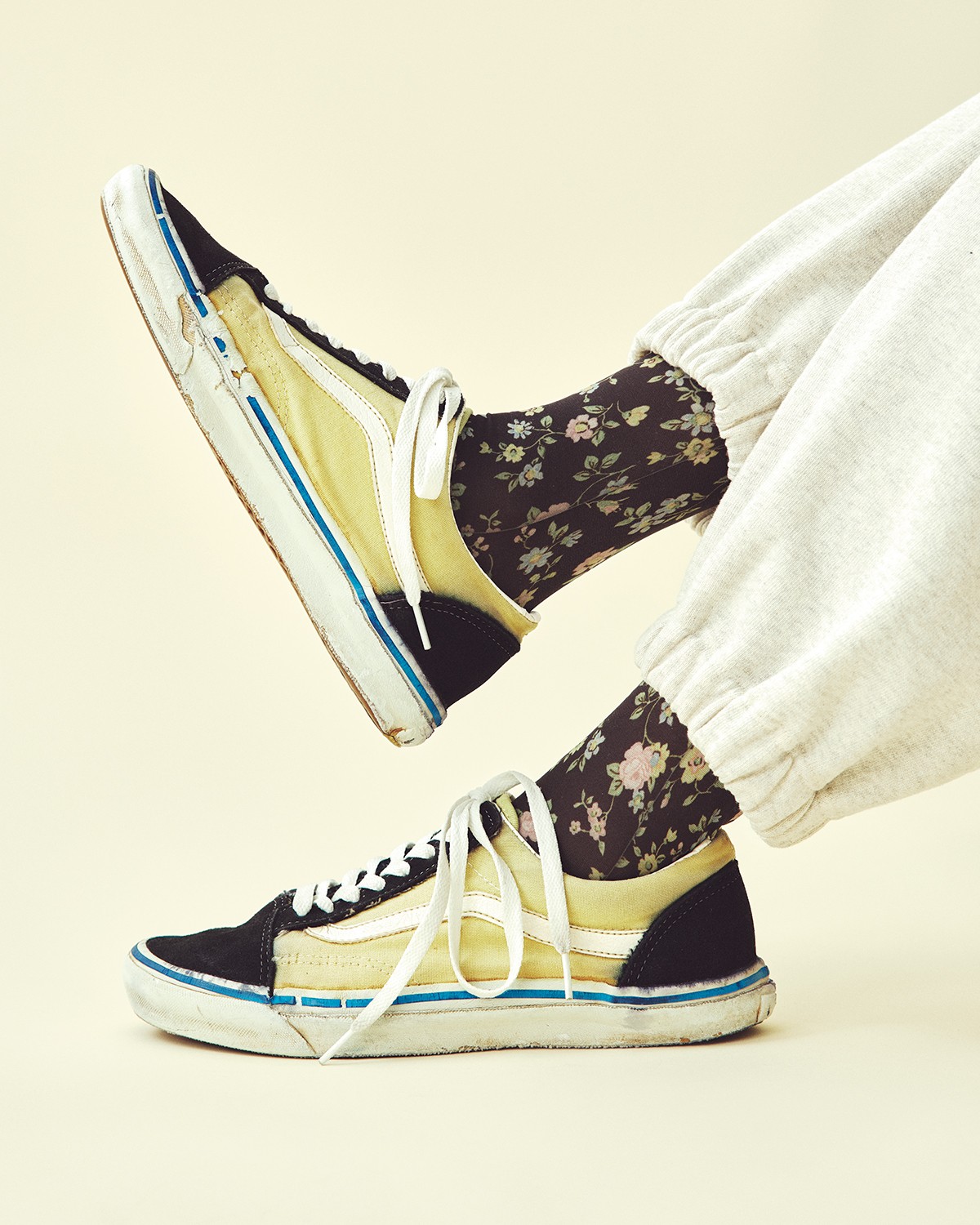 モード界も熱視線を注ぐ〈VANS〉オールドモデル、どう履く?