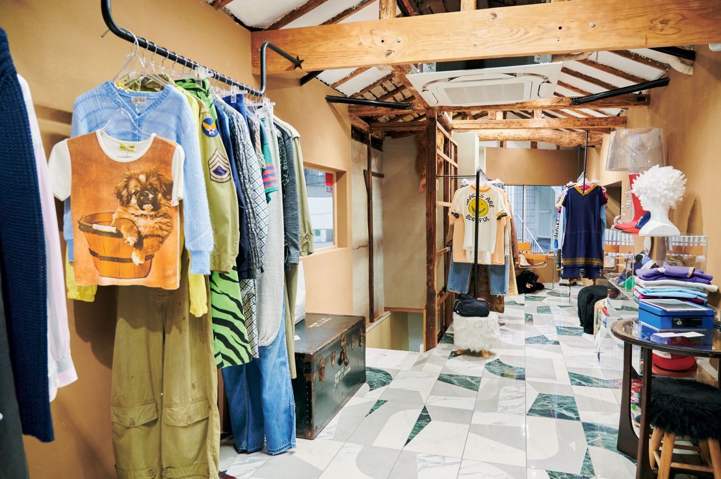 少しずつ改装を重ねているという店内。