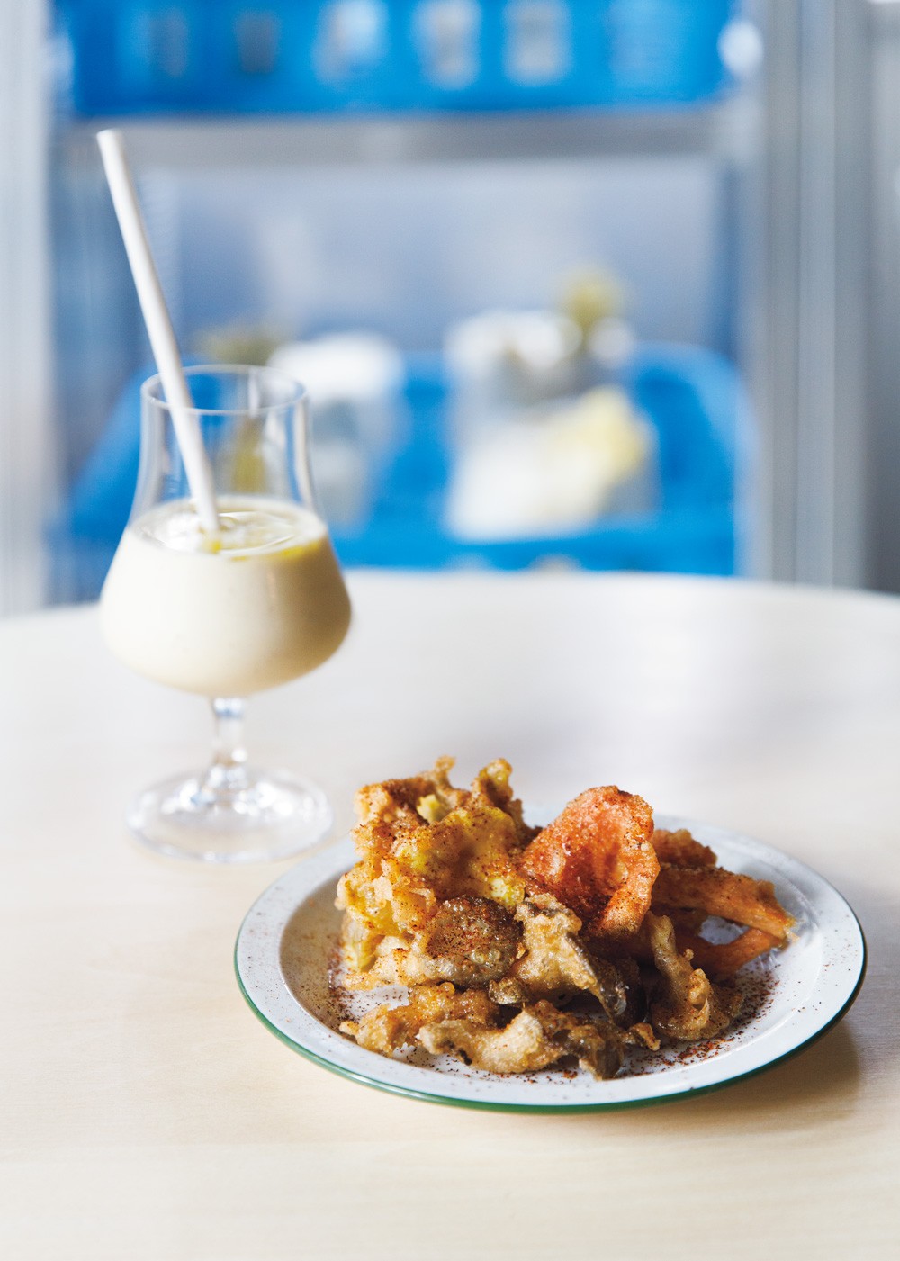 お店の中で栽培!?キノコが媒介する新コミュニティスペース - Slide:5