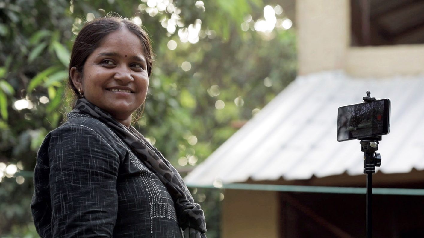 『燃えあがる女性記者たち』場面写真