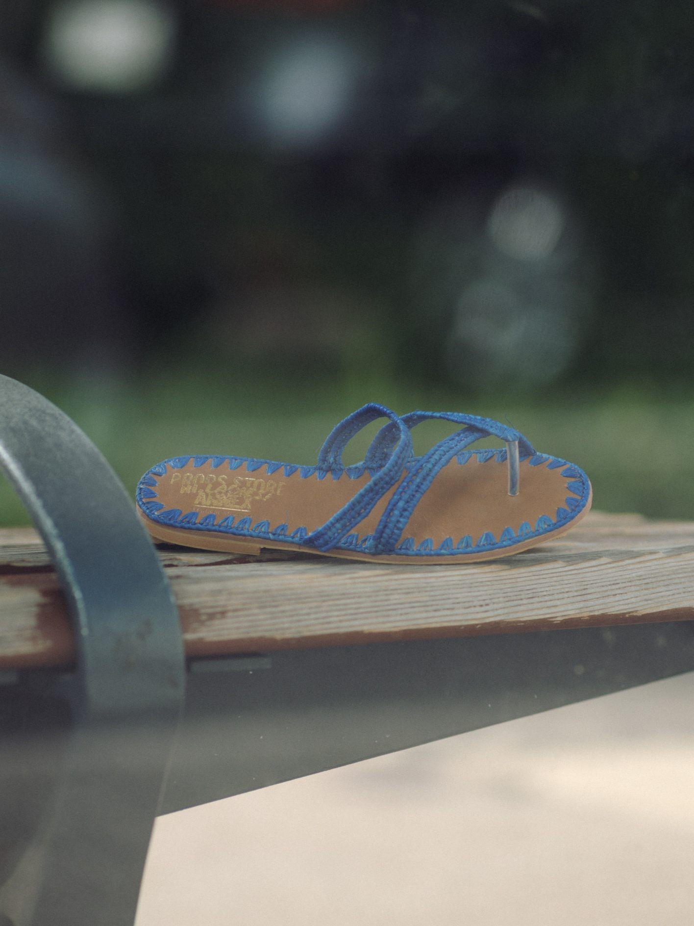 ラフィアサンダル ¥9,900(プロップス ストア アネックス)03-6455-5388