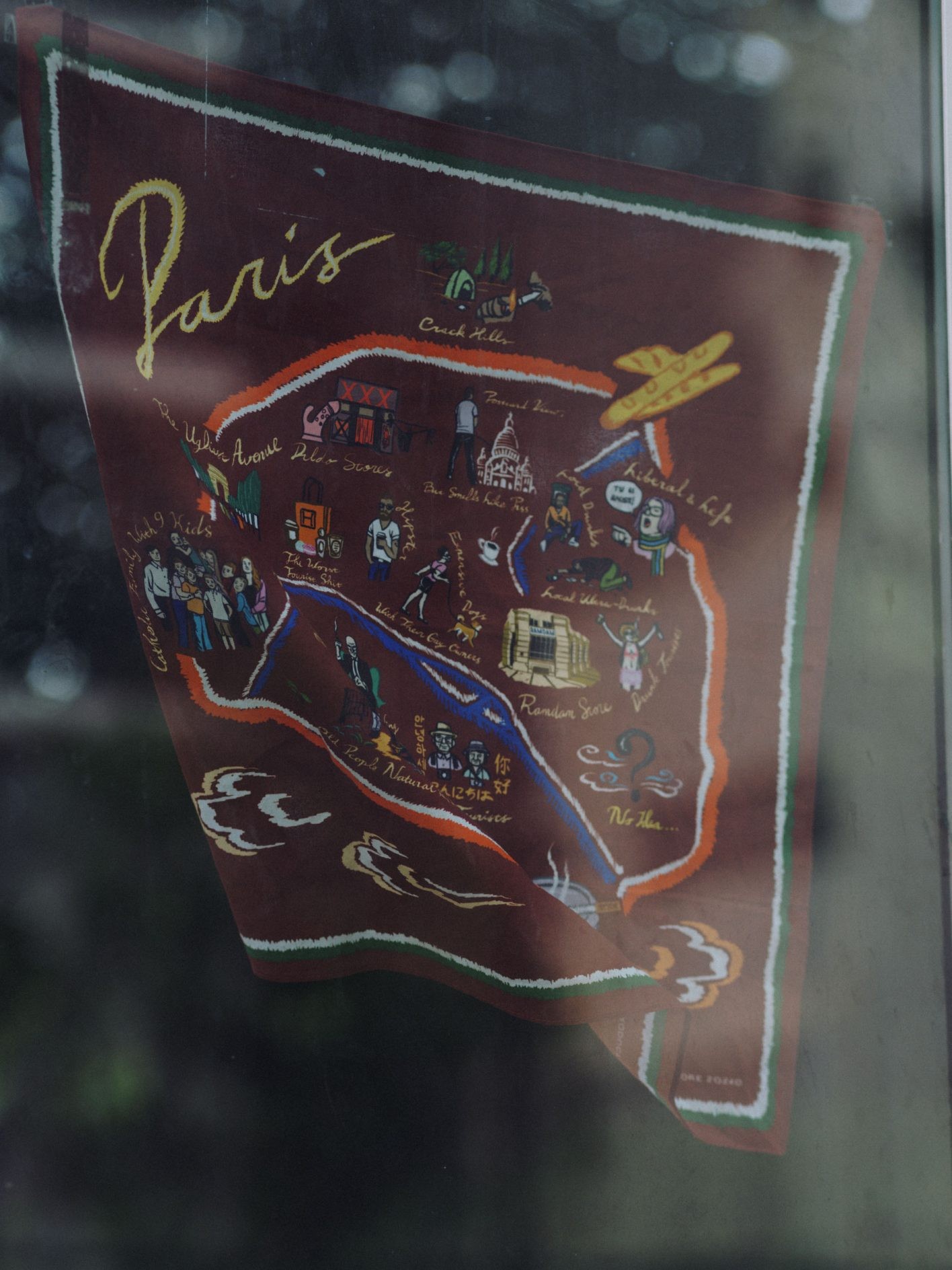 バンダナ〈PARISIAN BANDANA〉 ¥4,400(ア ヤング ハイカー | WORDS, SOUNDS, COLORS & SHAPES)03-6455-1847