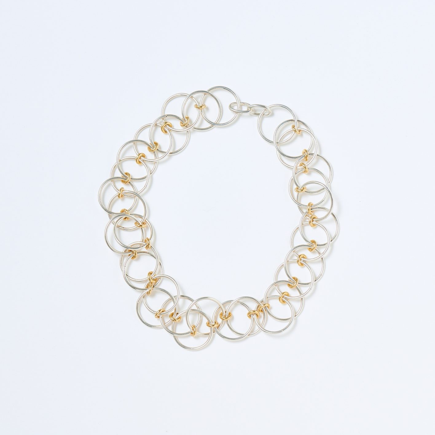 ネックレス ¥159,500(プリーク | エイチ ビューティー&ユース)