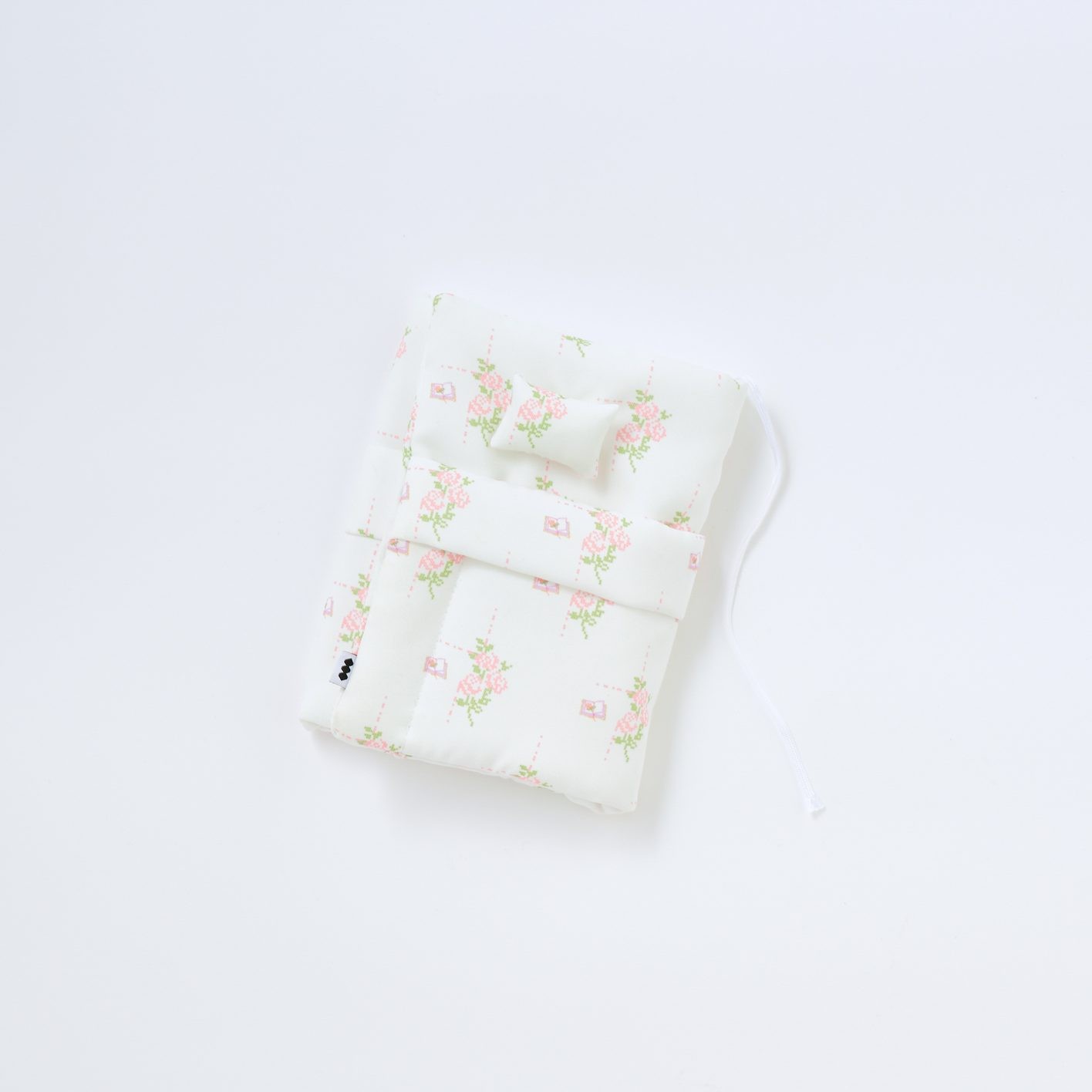 ブックカバー ¥7,000(ボクボク|ピーアールワントーキョー)03-5774-1408