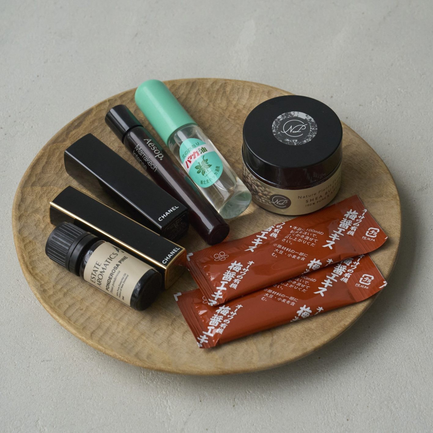 きれいな人のポーチの中身 vol.192 - Slide:1