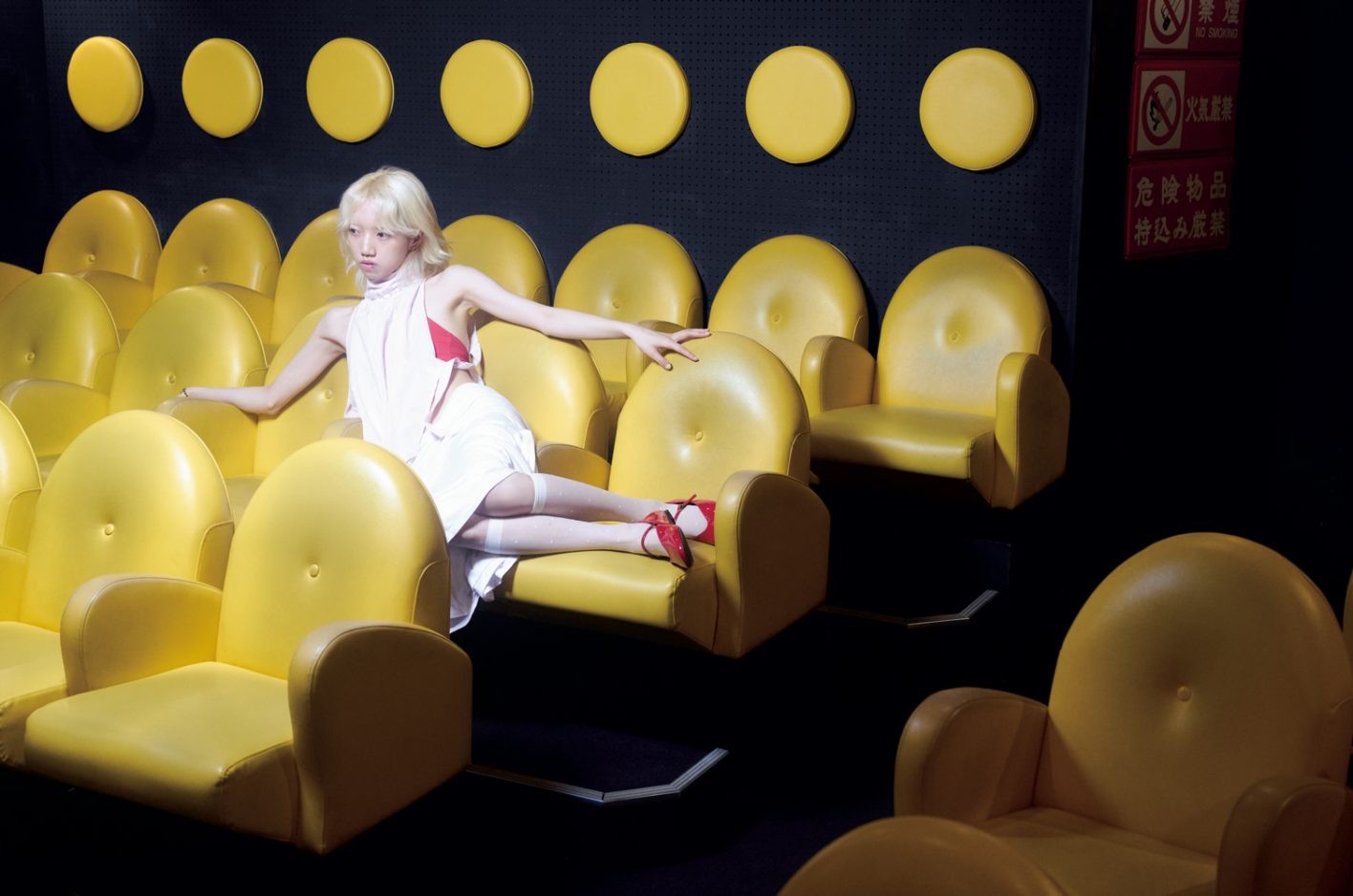 モデルSerra映画館で撮影