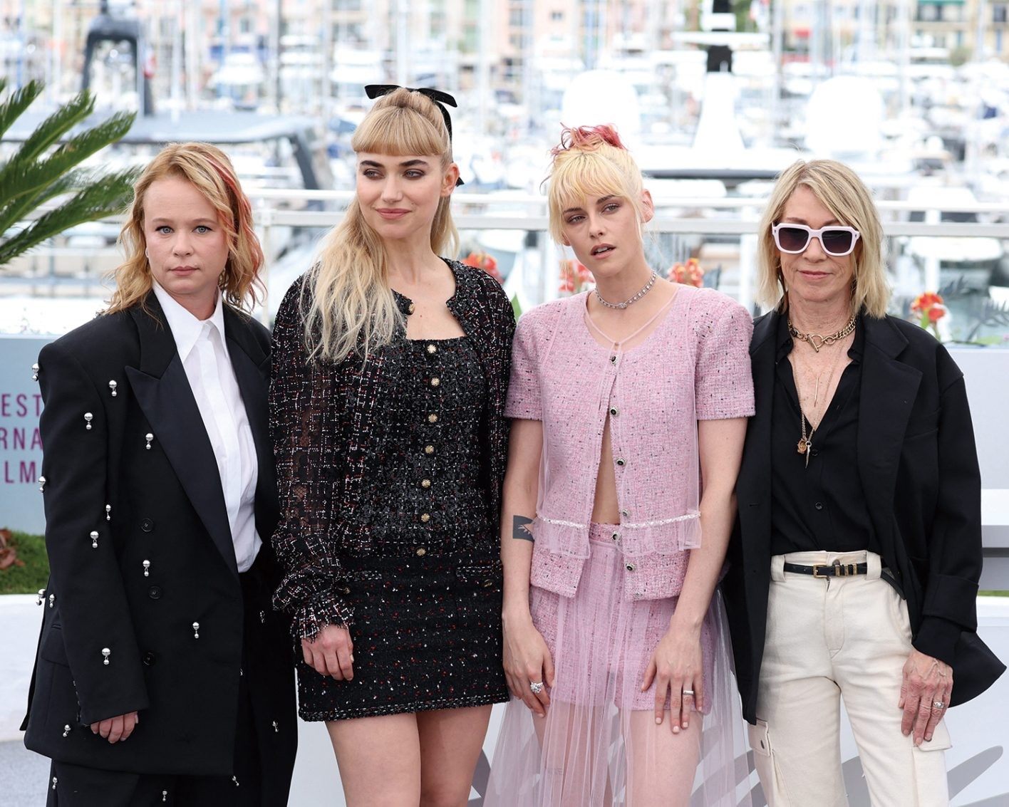 カンヌ国際映画祭でお披露目された初長編監督作『The Chronology of Water』 - Slide:1