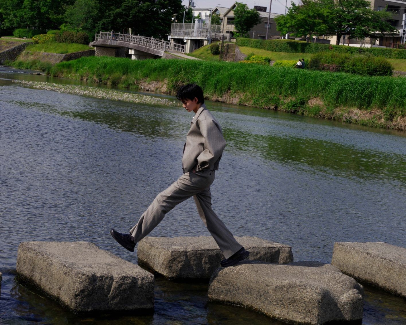 KEEN, キーン - Slide:1