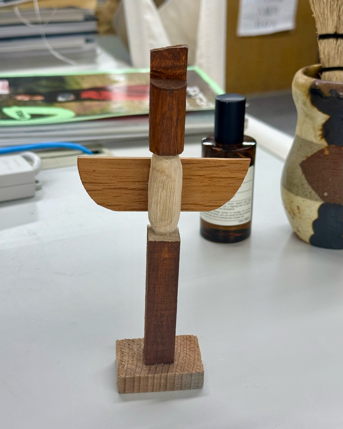 作家・岩井俊之さんのトーテムポール