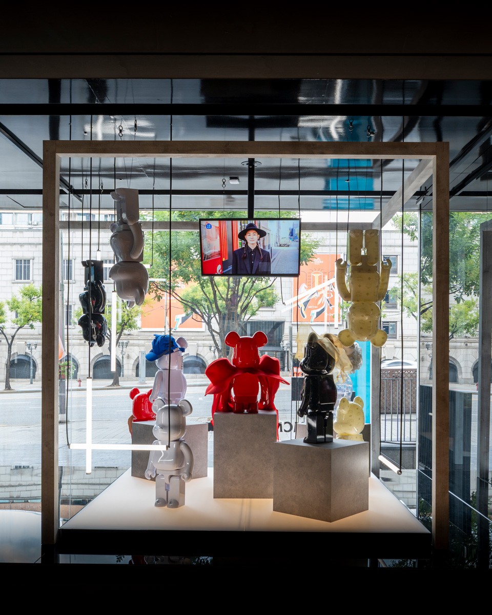 ソウル、MCM HAUS - Slide:3