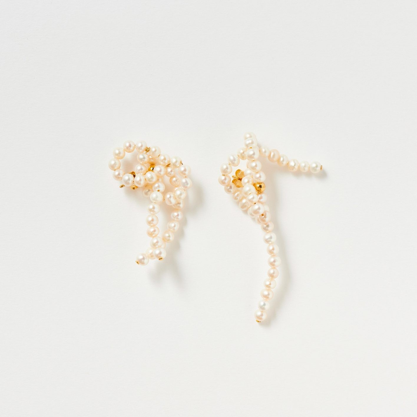 completedworksのピアス