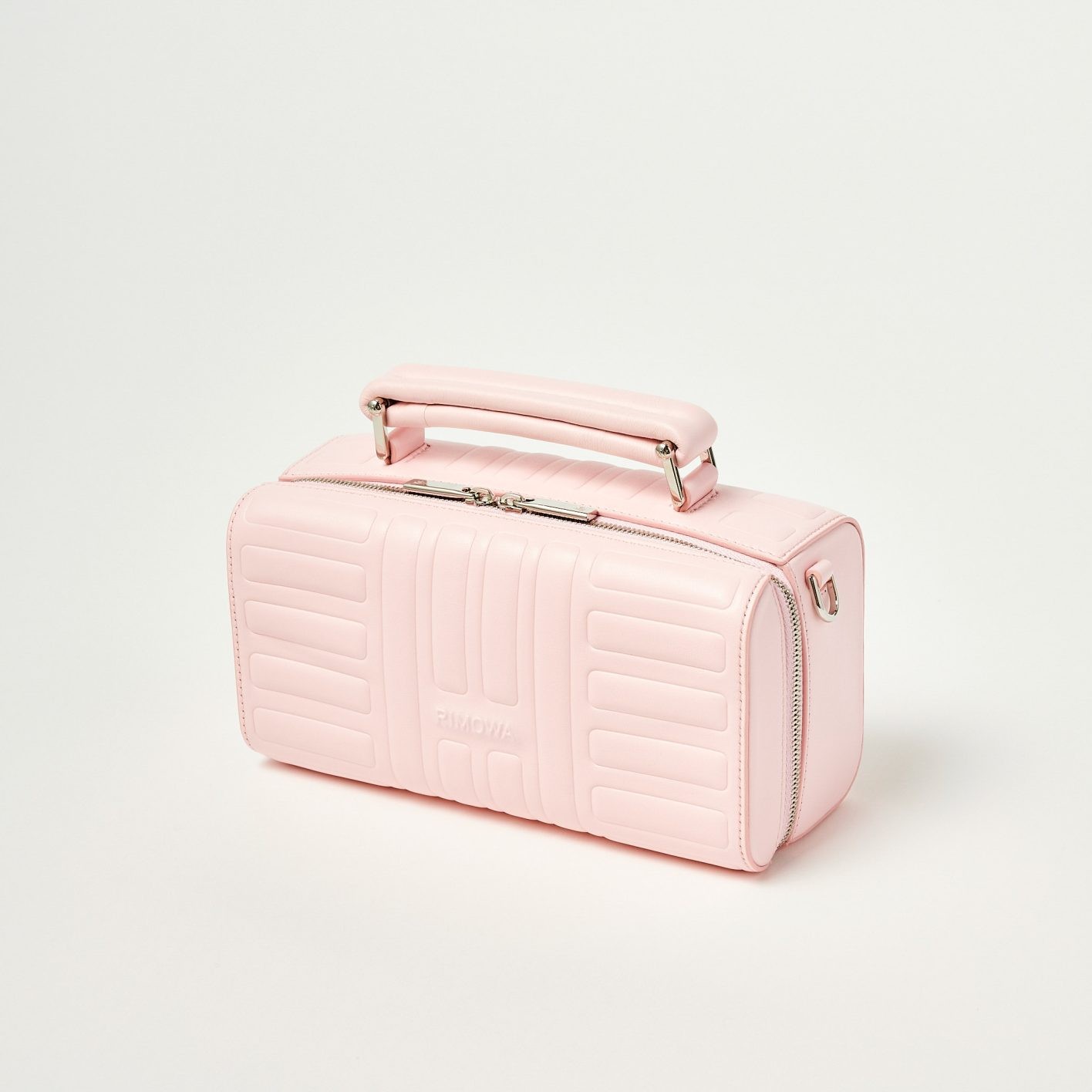 RIMOWAのレザーバッグ