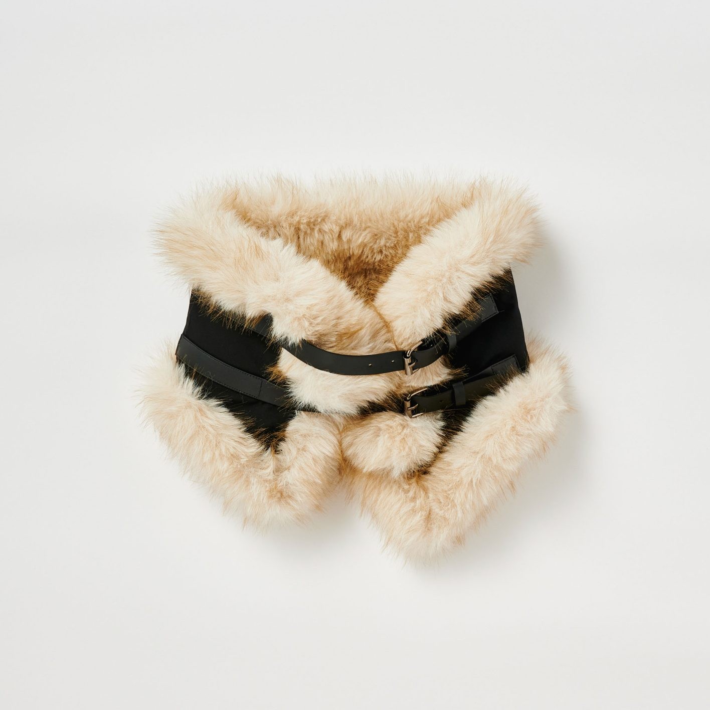 HYEIN SEOのマフラー