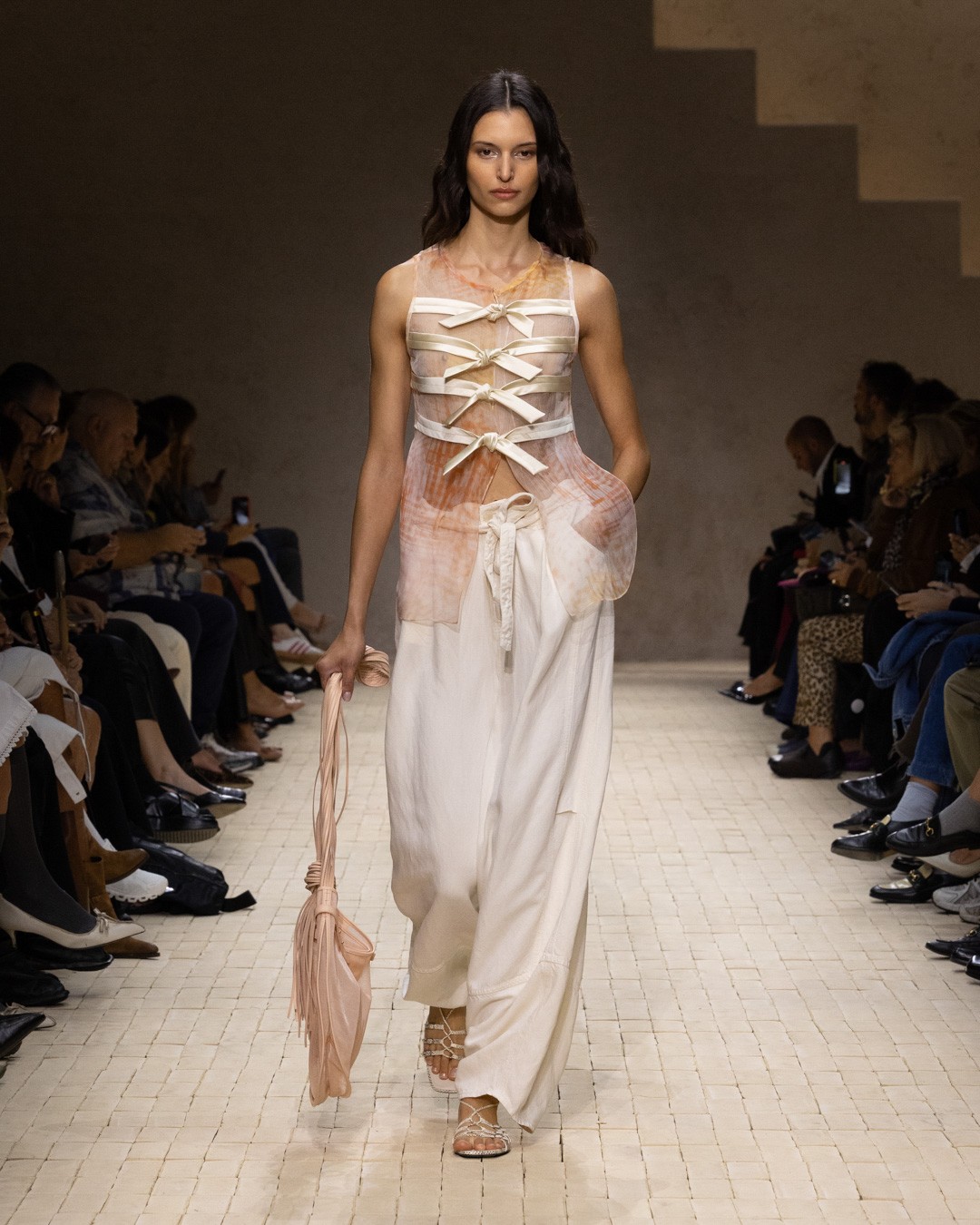 〈エンポリオ アルマーニ〉2026年春夏ショーに「INI」の11人が来場! - Slide:8