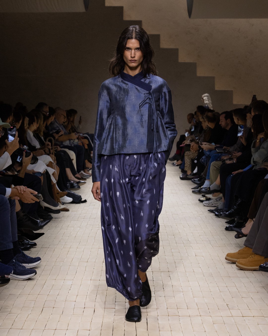 〈エンポリオ アルマーニ〉2026年春夏ショーに「INI」の11人が来場! - Slide:11