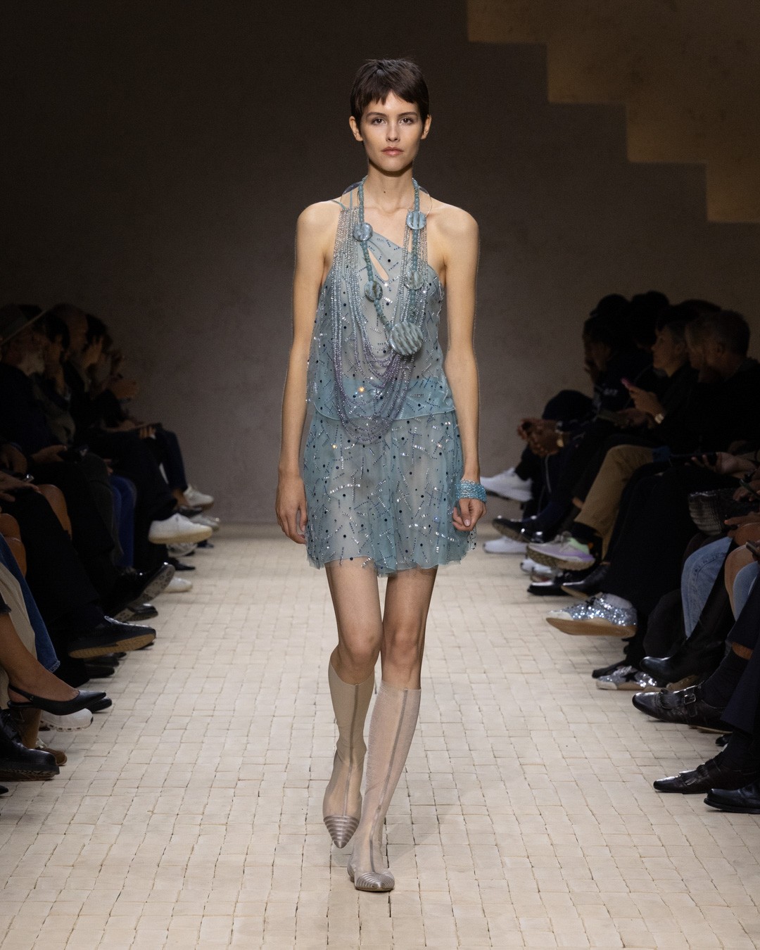 〈エンポリオ アルマーニ〉2026年春夏ショーに「INI」の11人が来場! - Slide:16