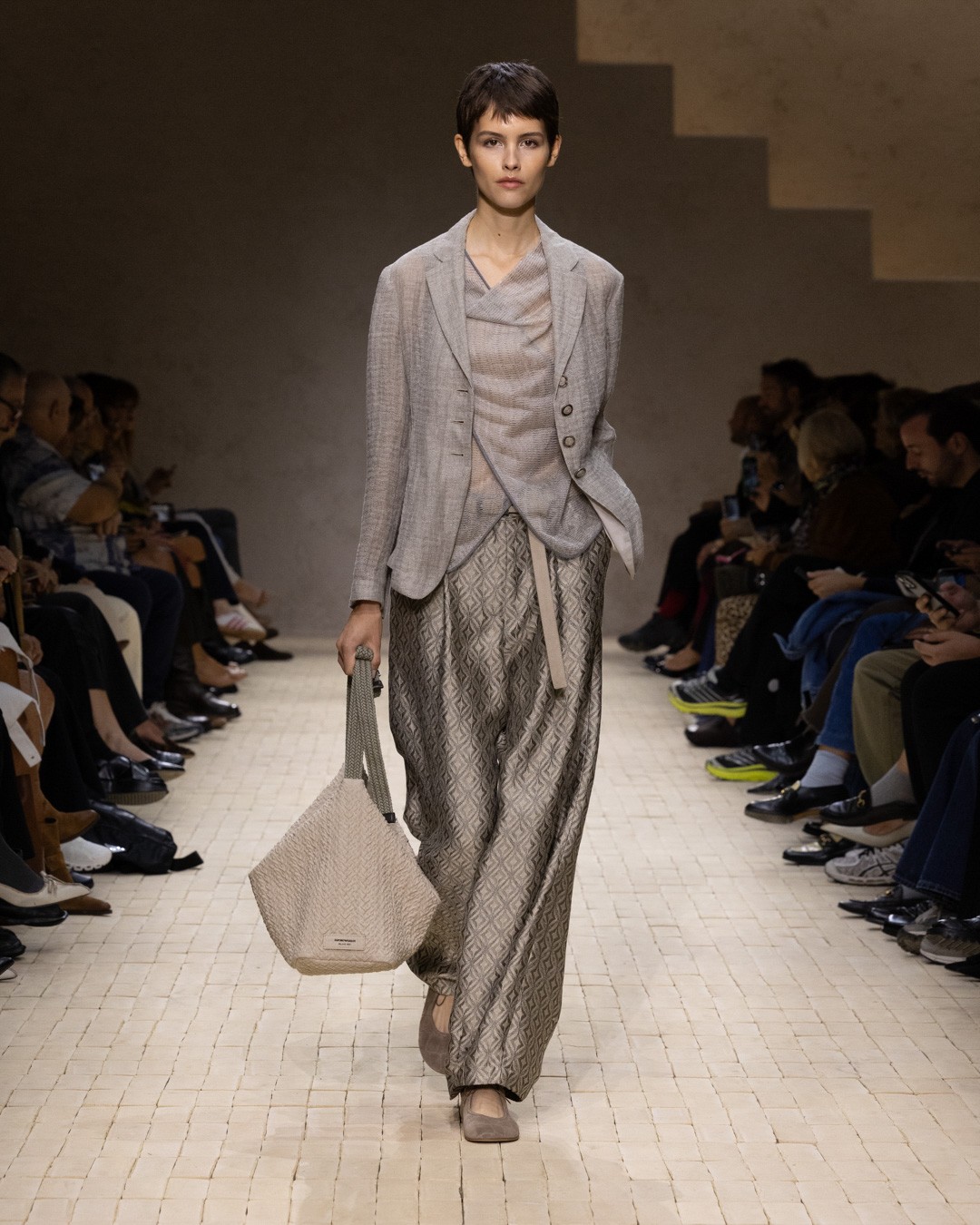 〈エンポリオ アルマーニ〉2026年春夏ショーに「INI」の11人が来場! - Slide:4