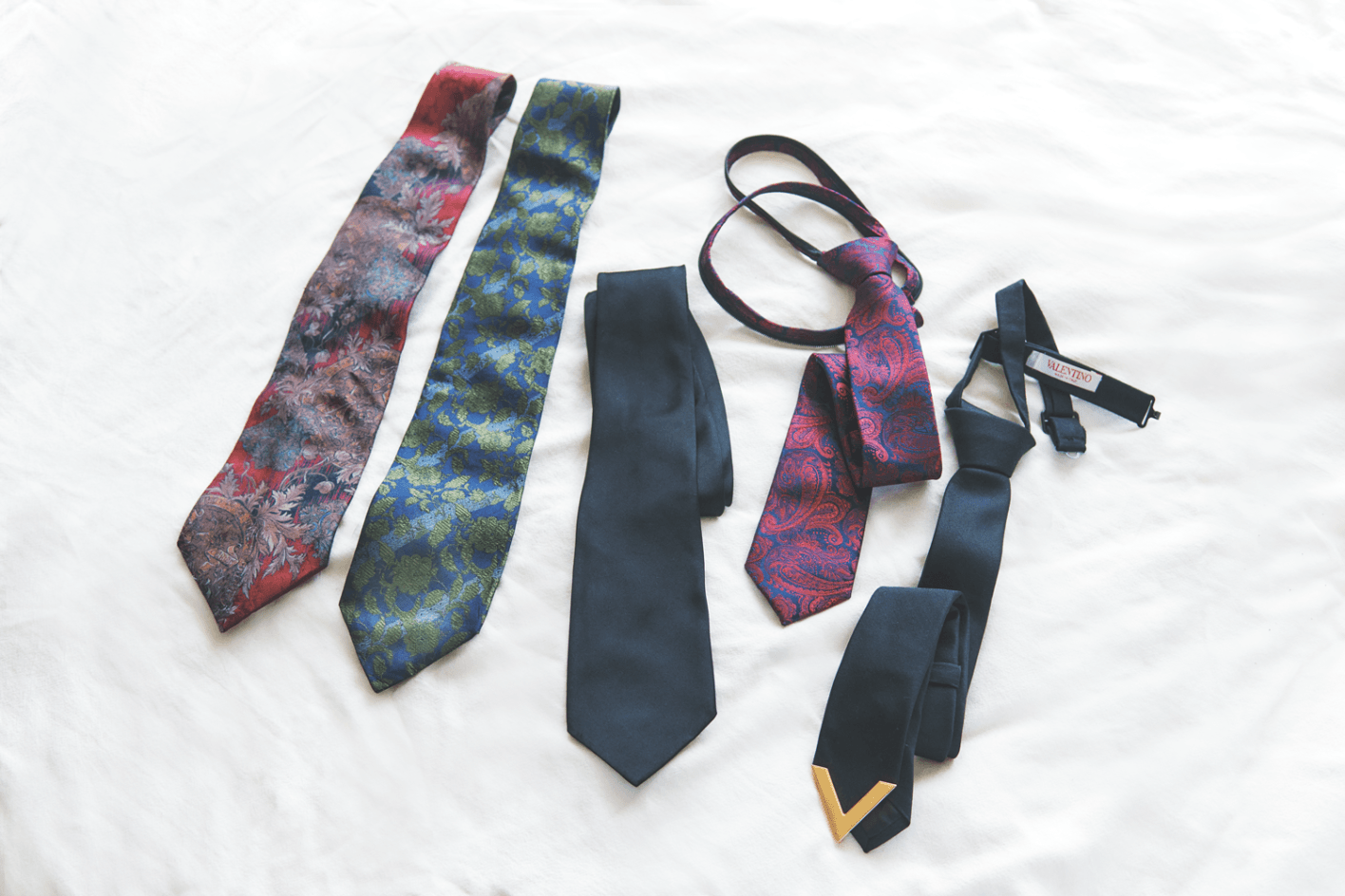 モデル紅巴、シャツ+ネクタイ+赤リップで完成する「いつもの自分」 - Slide:4