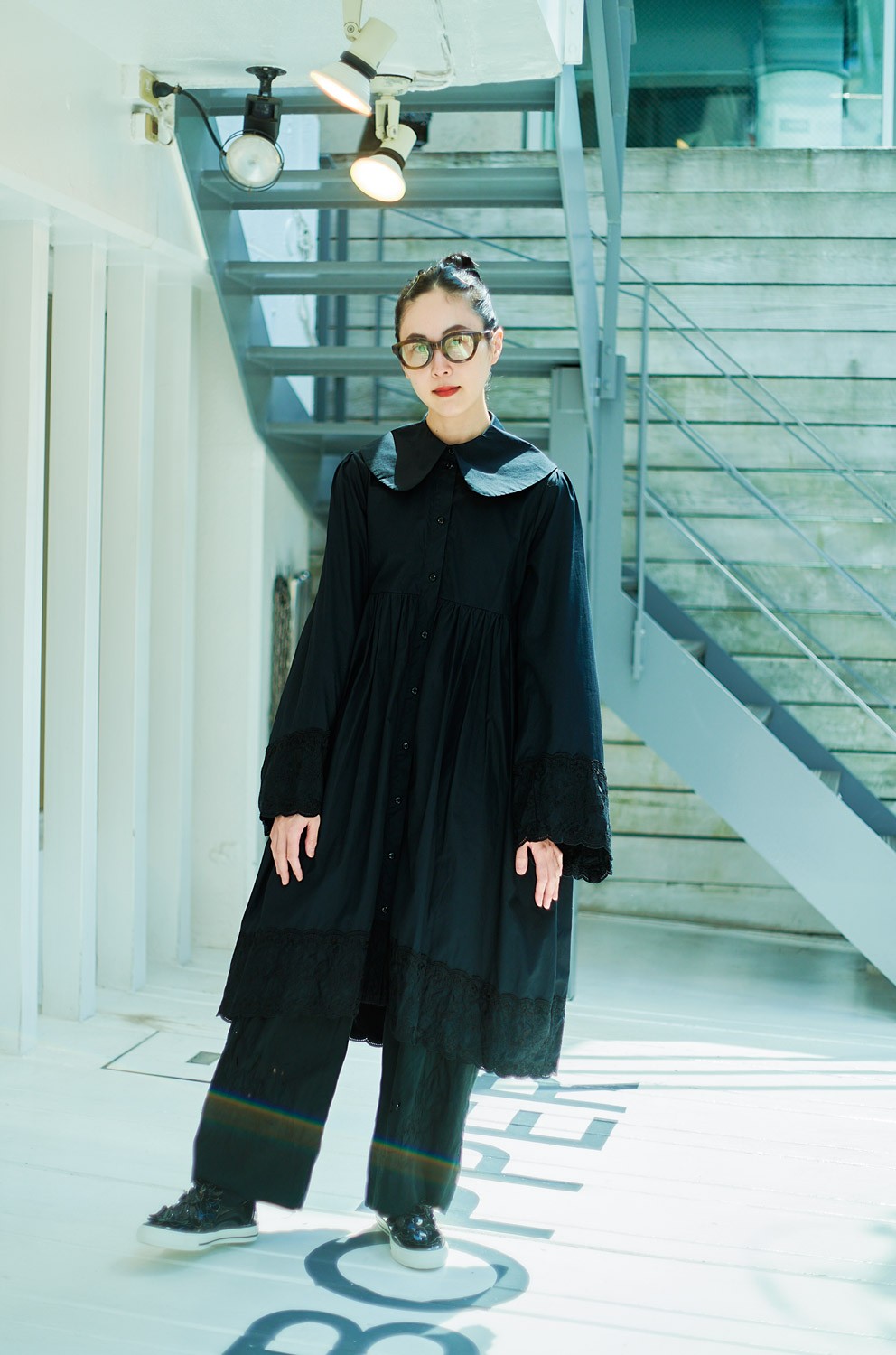 dress_SIMONE ROCHA pants_USED shoes_TOKYO BOPPER × CONVERSE glasses_銘品晴夫作