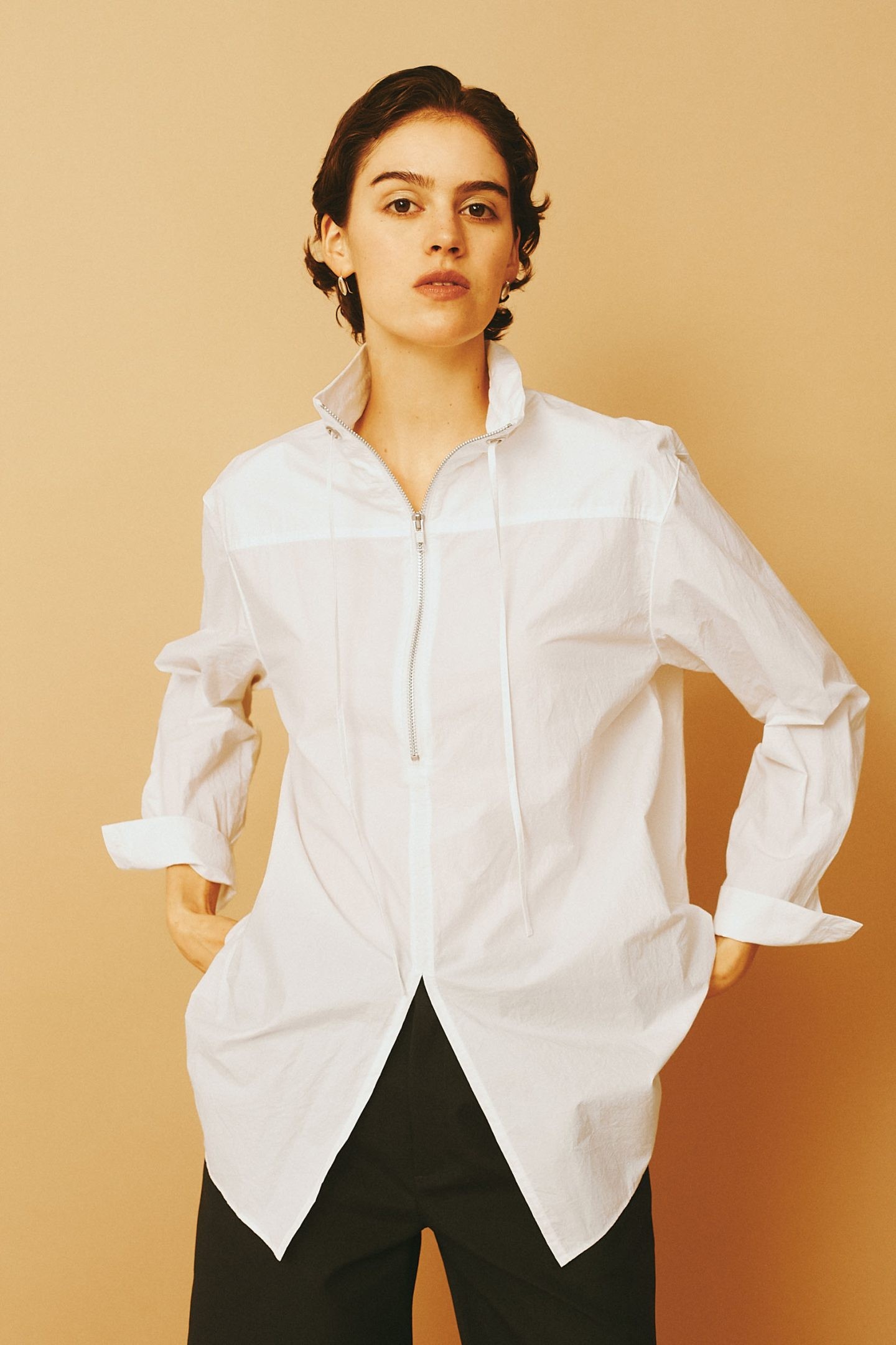 ロングタイ、ジャケット風…普通じゃない白シャツに着替えよう - Slide:1