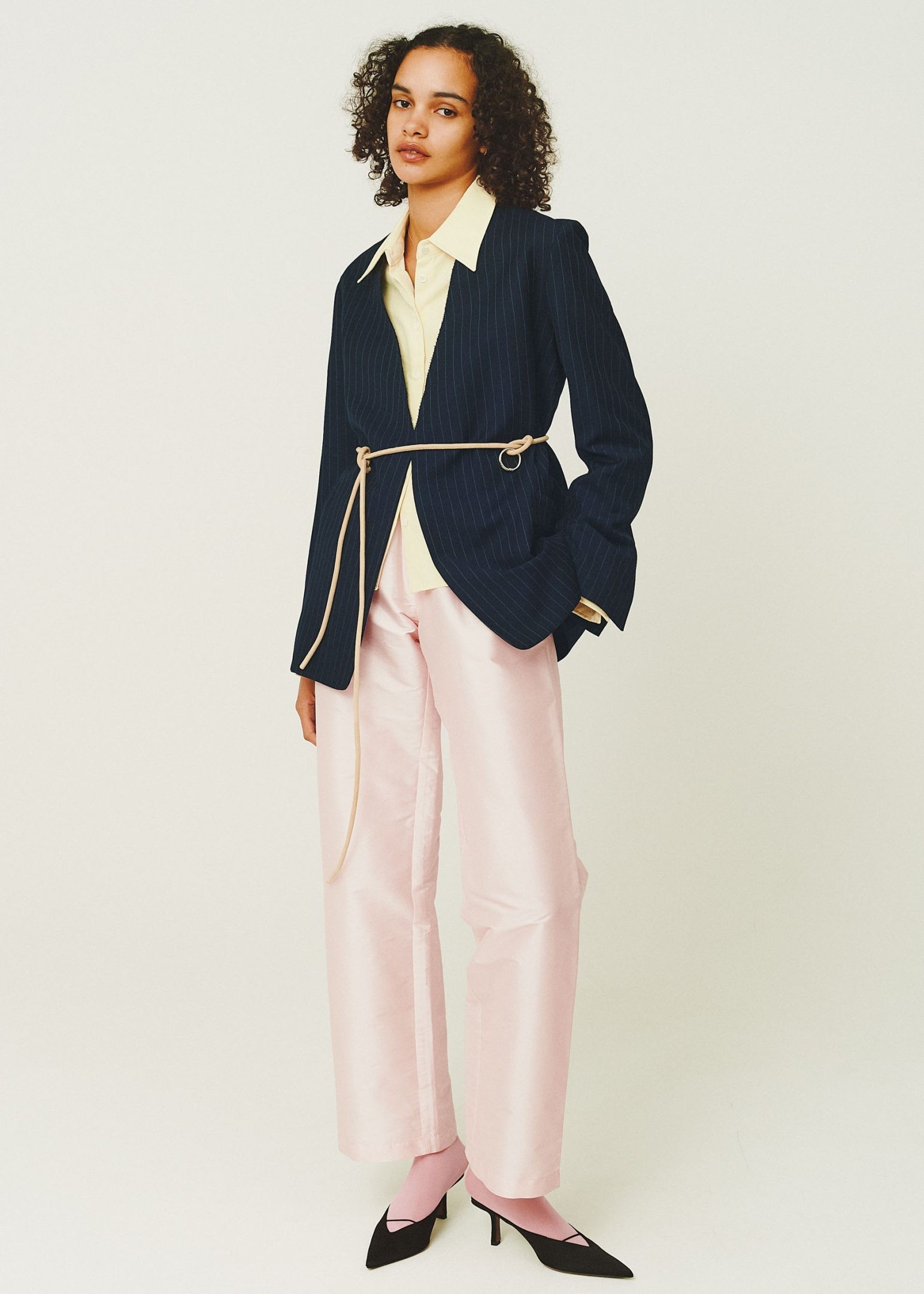 ネイビージャケット、今年着るならこんなふうに - Slide:1