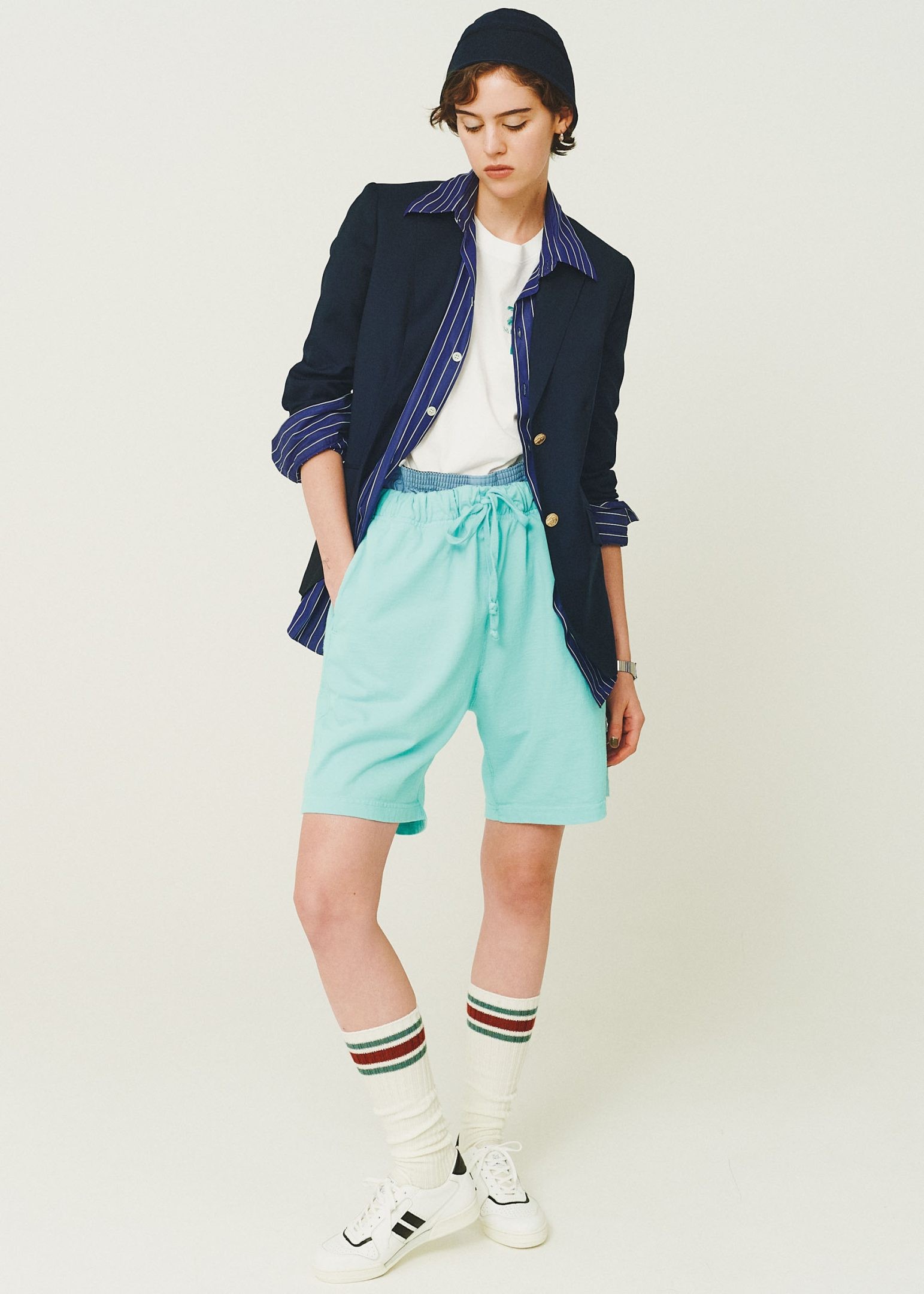 ネイビージャケット、今年着るならこんなふうに - Slide:1