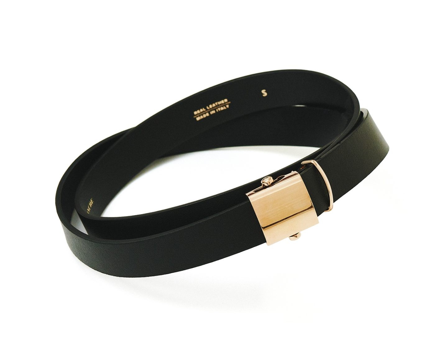 万能なのはドレスすぎない黒革ベルト - Slide:4