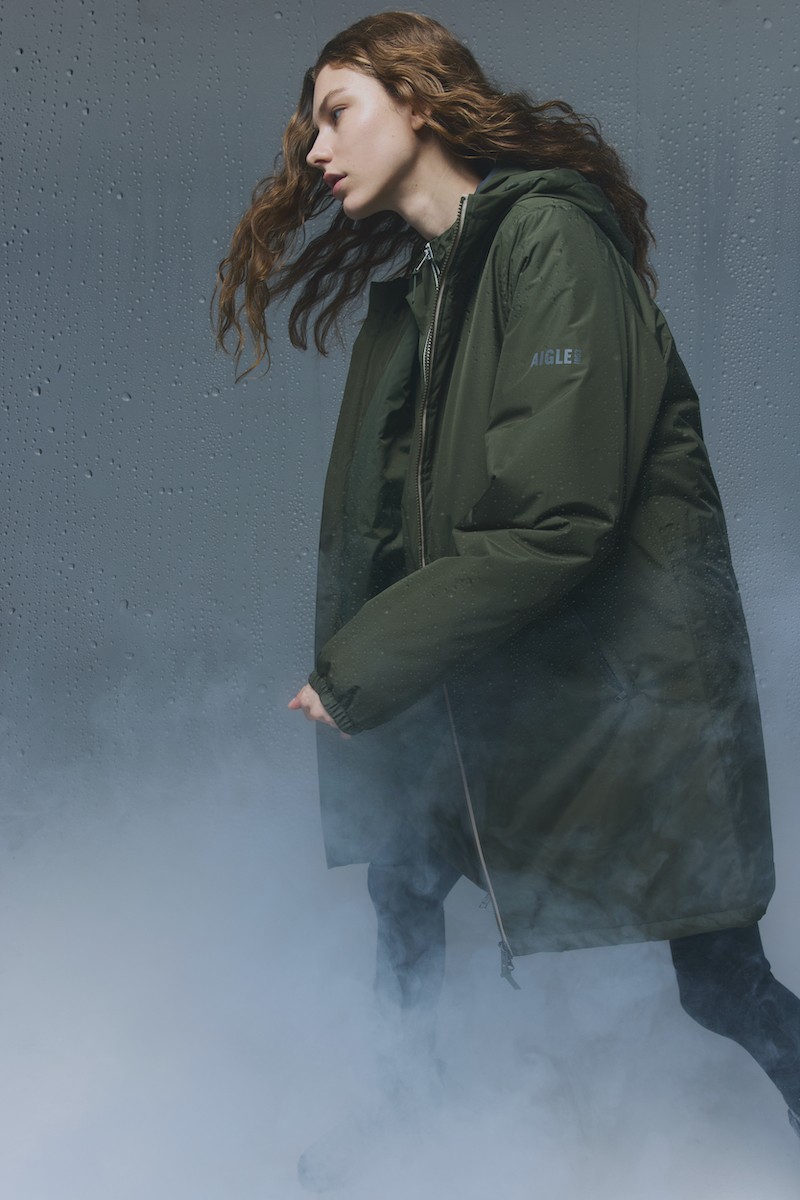 エーグルのレインパックウォームモデル着用画像 - Slide:2