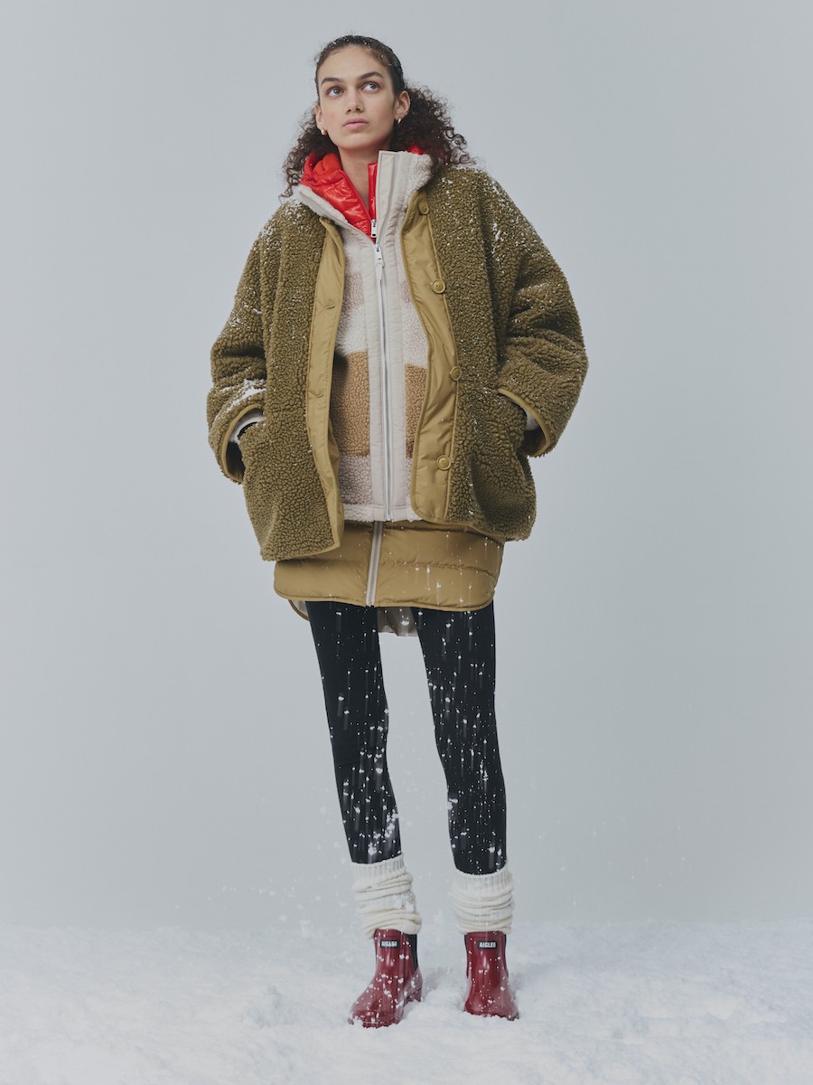 エーグルの「ハイネック ジャガード フリース」&「リバーシブル キルティングシェルパジャケット」モデル着用画像 - Slide:1