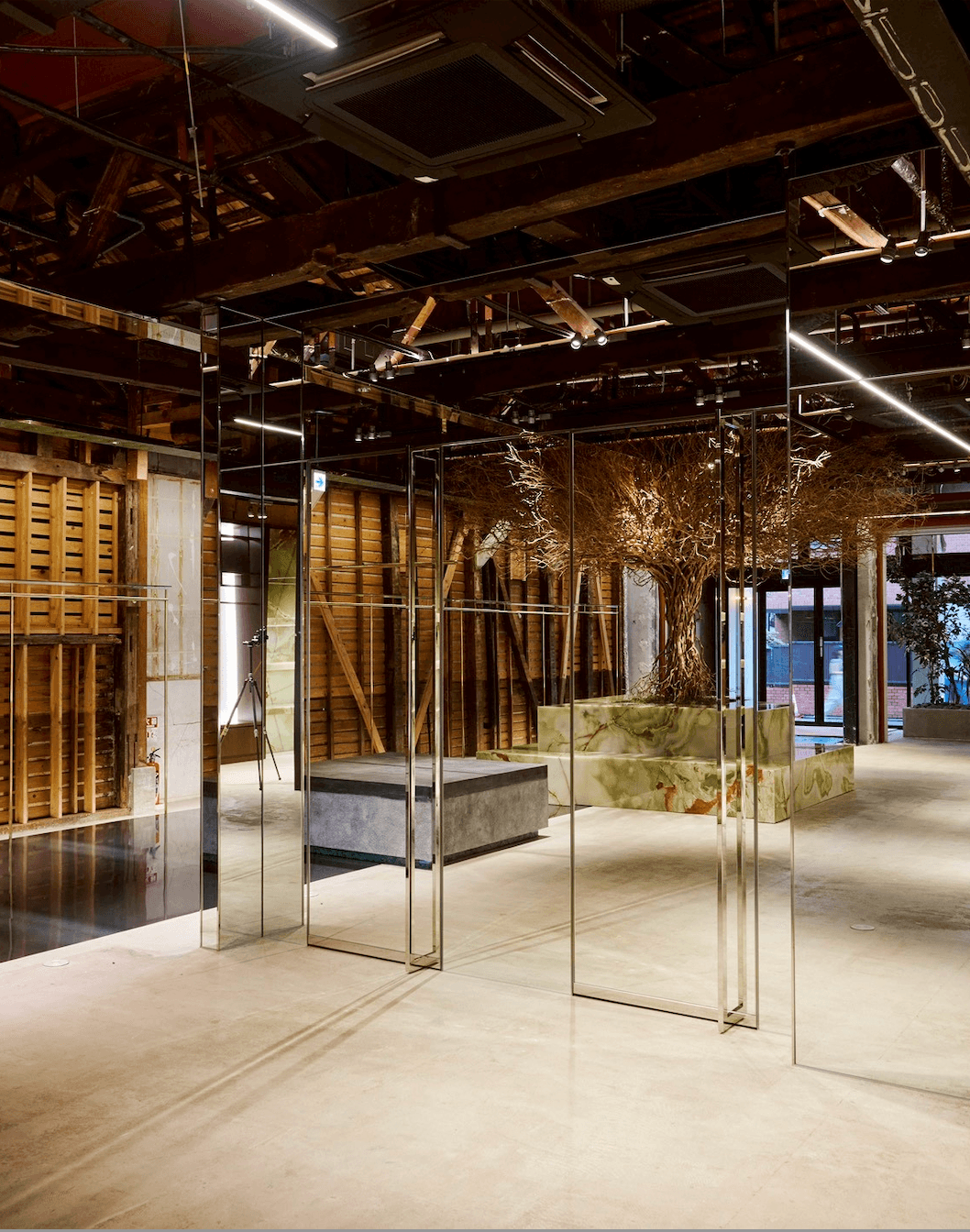 10/11、京都・三条にオープン! 買い物以上の出会いがある「VISIT JOURNAL STANDARD」 - Slide:2