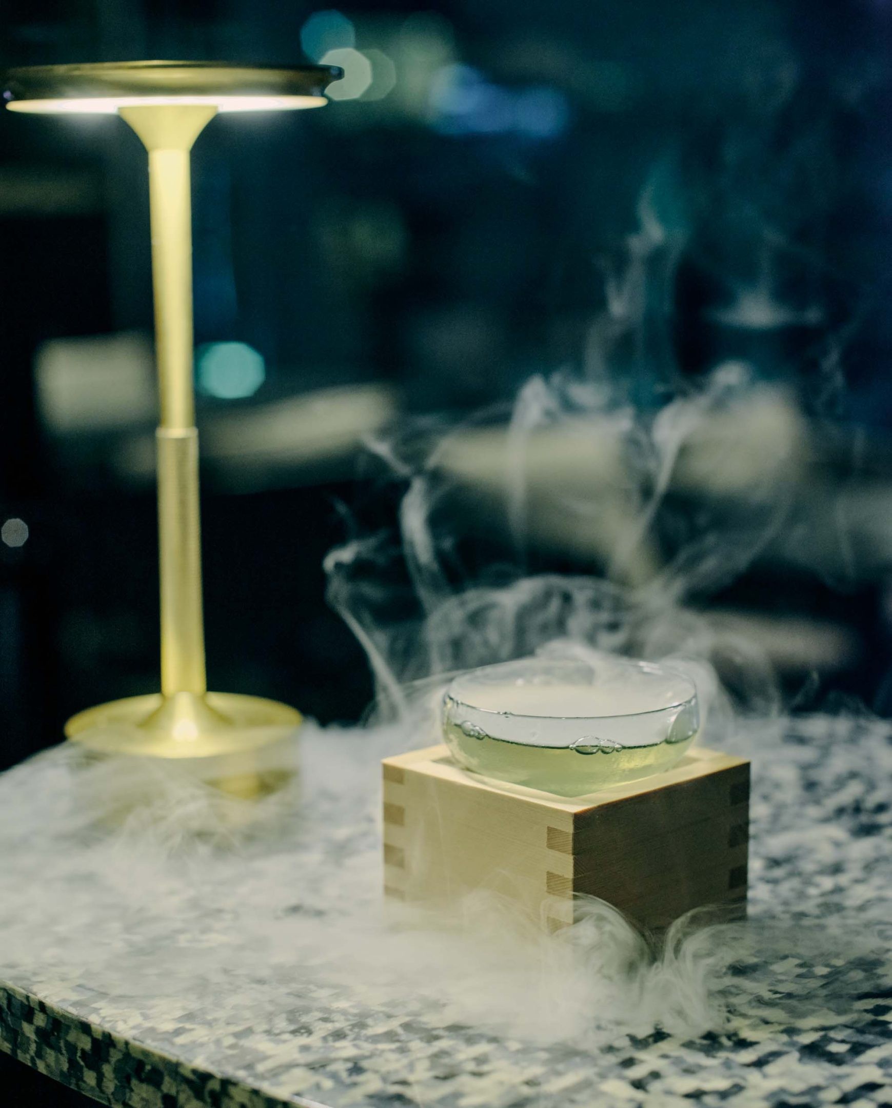 銀座「THE GREY ROOM」何層にも重ねたスパイスが非日常のムードへ誘う - Slide:2